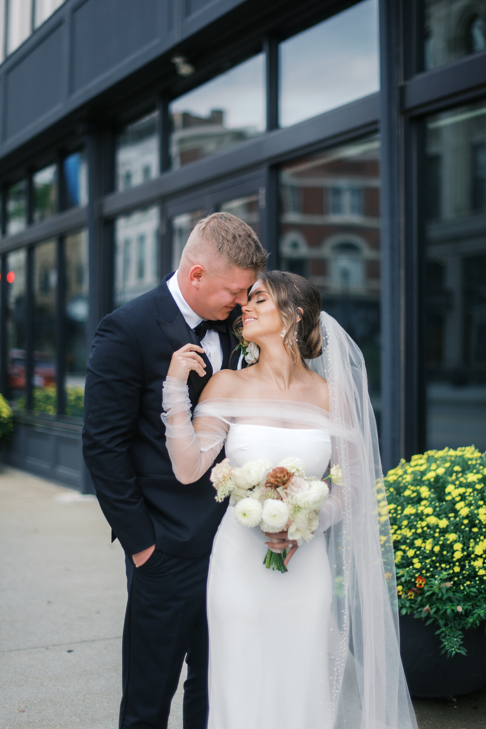 cassie-nichole-photography-cincinnati-ohio-wedding-photographer-hotel-covington-vintage-garden-soiree-editorial-sneak-peeks-3