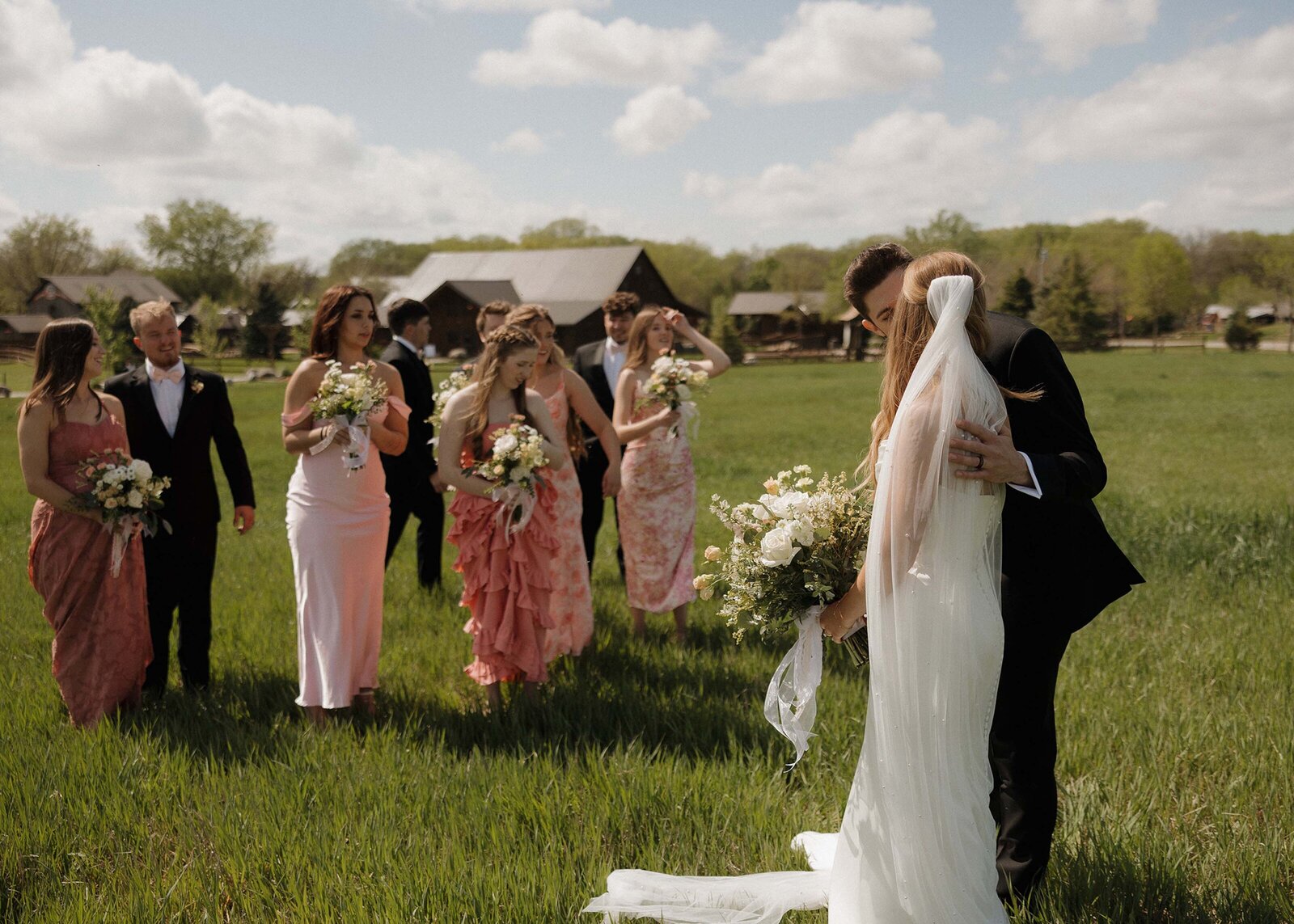 grace-trexel-photo-candid-wedding-party-outside-nebraska