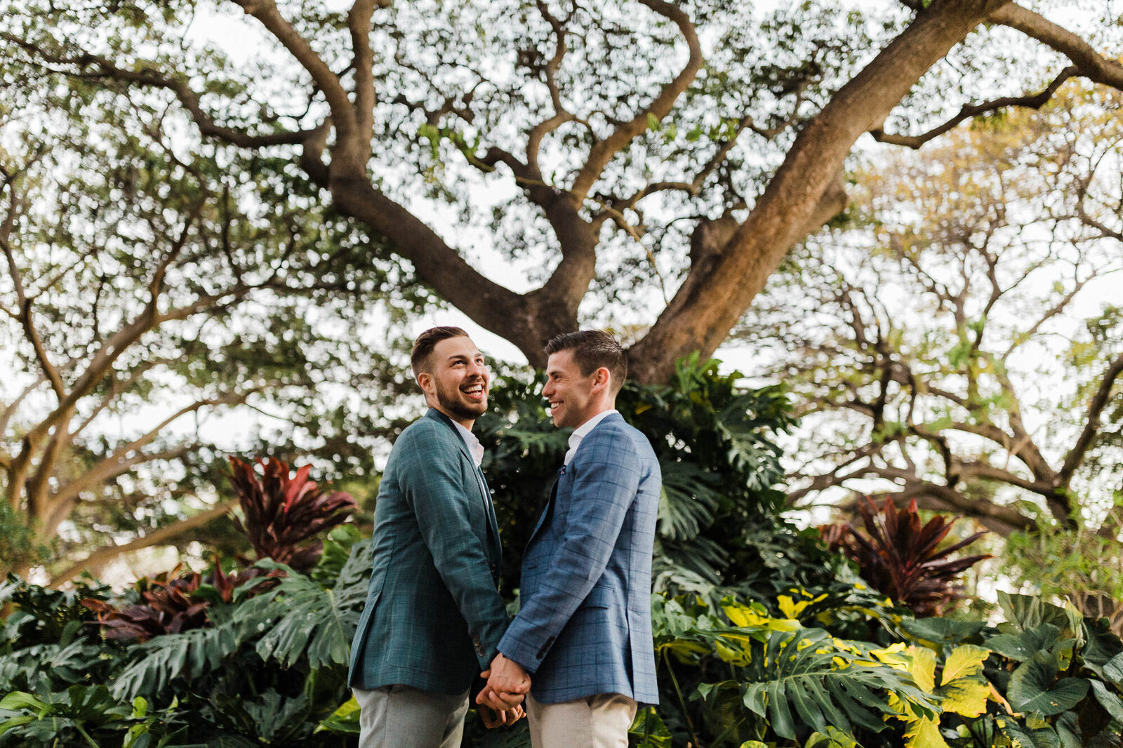 grooms-gay-wedding-olowalu-maui-138