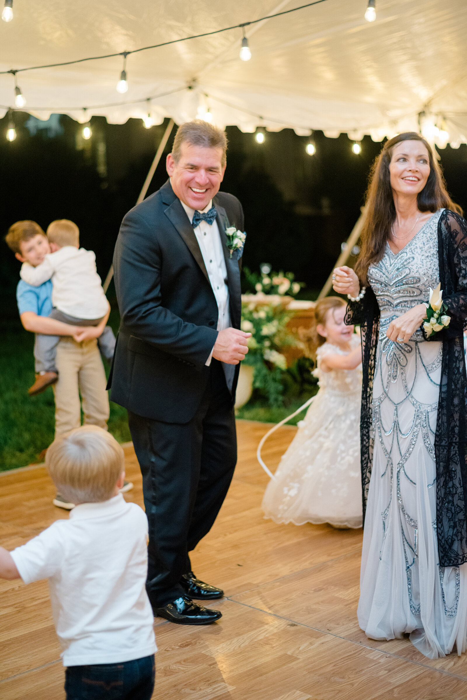 grandparents-dancing-wedding-reception