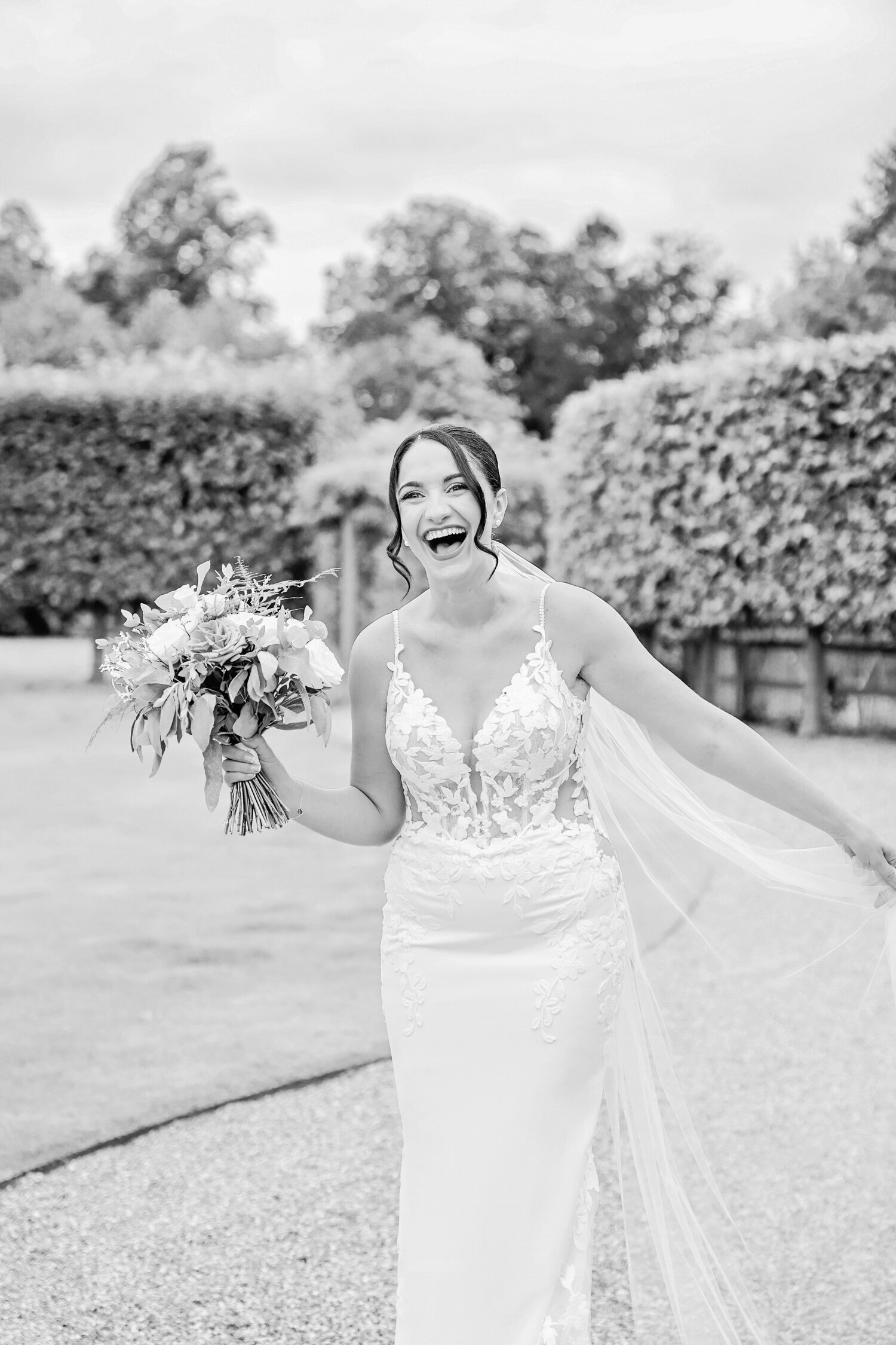 chippenham-park-bride