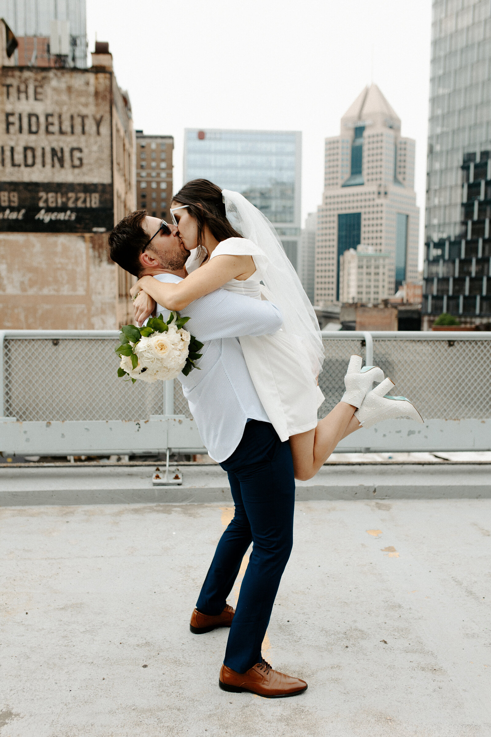 Blissfullybriphotography-pittsburgh-wedding-allegheny-county-courthouse-amanda-michael-027