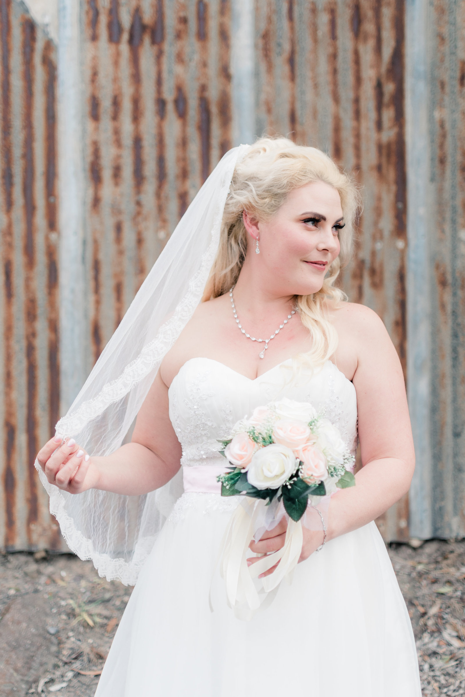bride-rustic-barn-Minden-Retreat-wedding