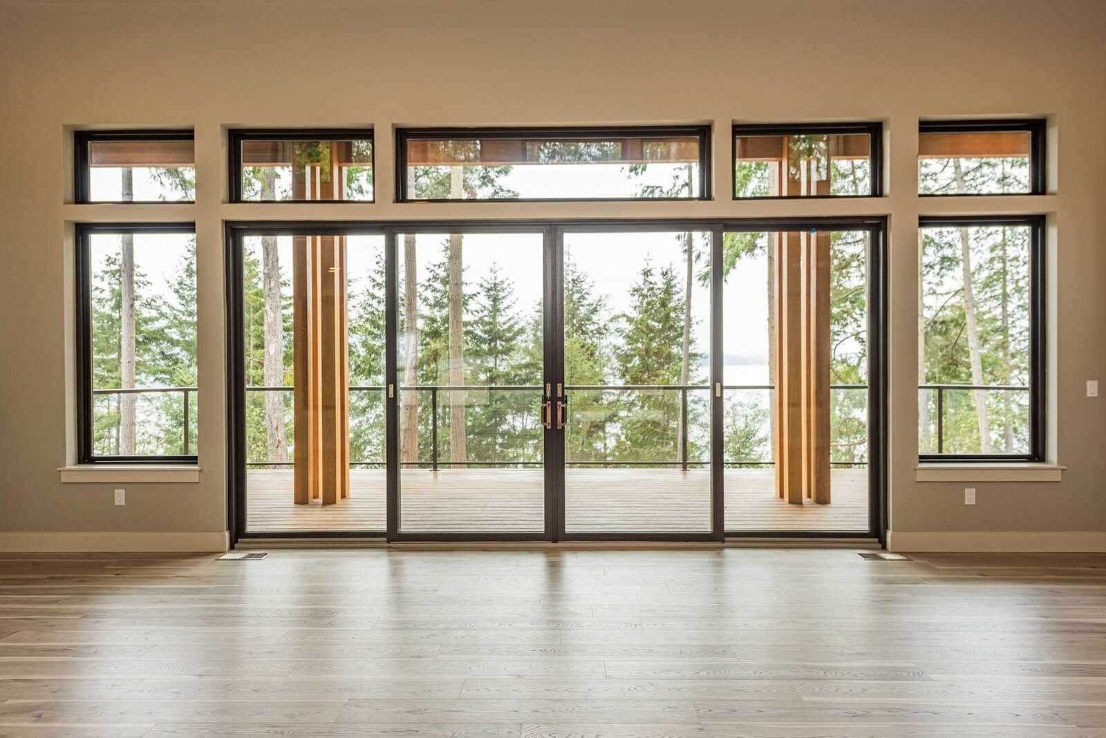 Livingston-Homes-Kelowna-Custom-Build-LaPlume-Main-Windows