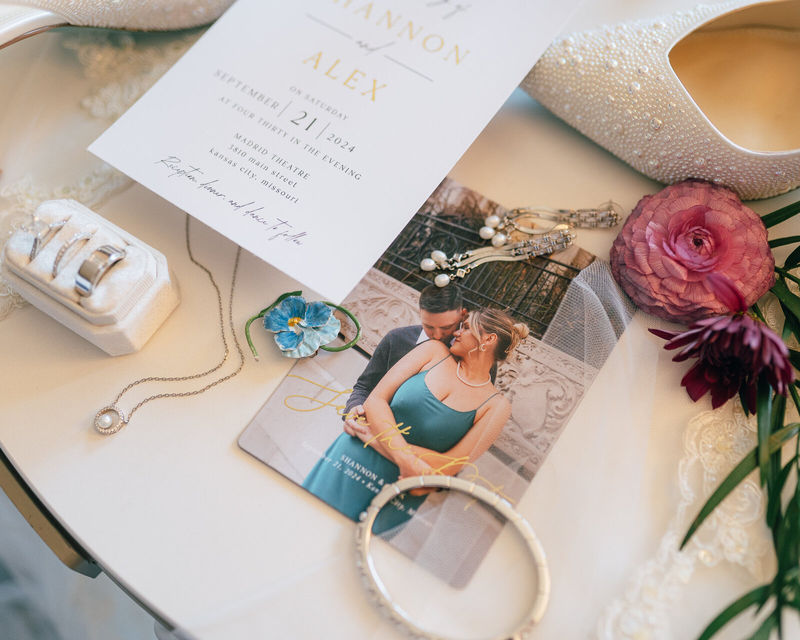 Corby Intercontinental Hotel Kansas City Wedding Plaza-2