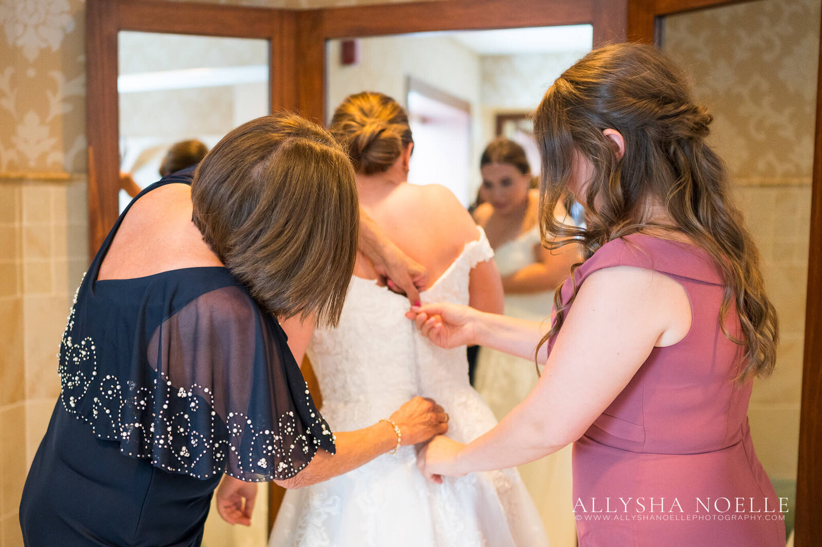 Wedding-at-River-Club-of-Mequon-103