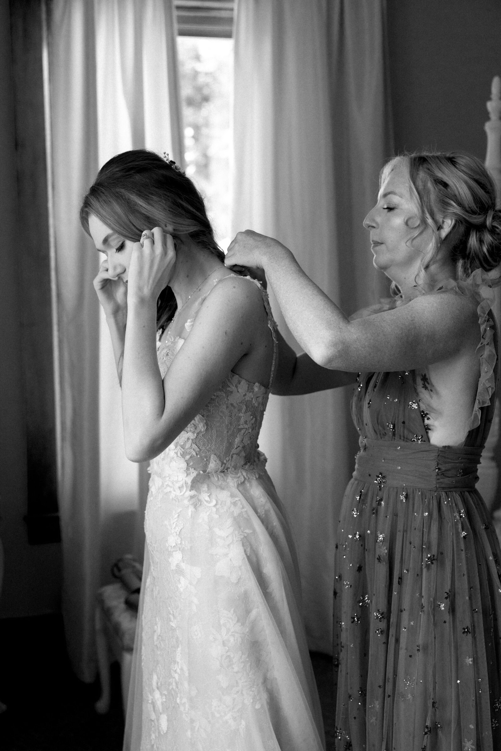 new-england-wedding-black-and-white