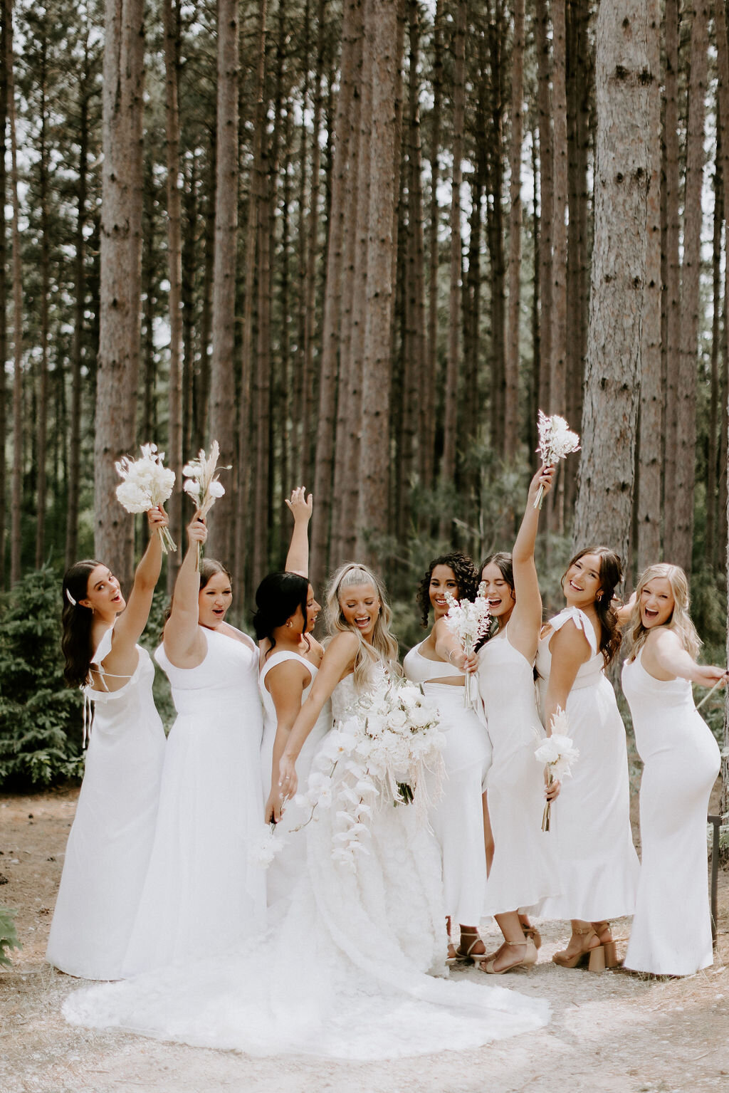 bridesmaids-white-dresses-elegant-timeless
