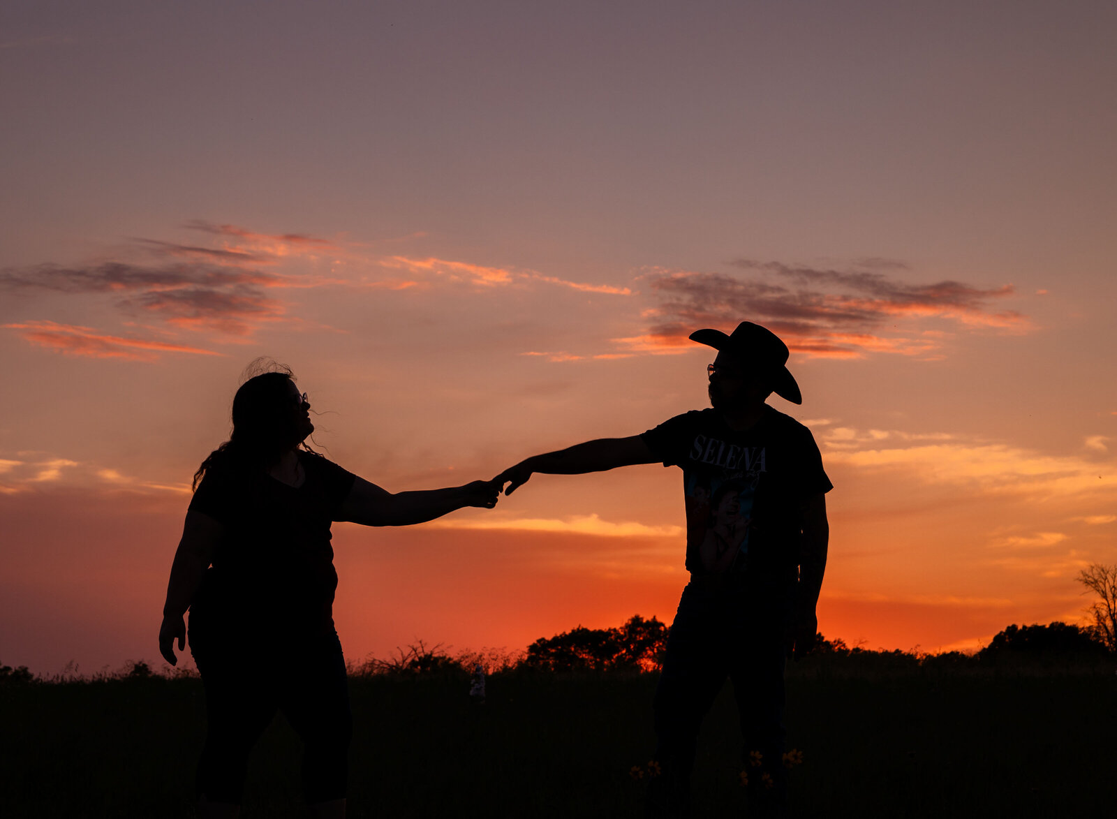 sunset couple silhouette