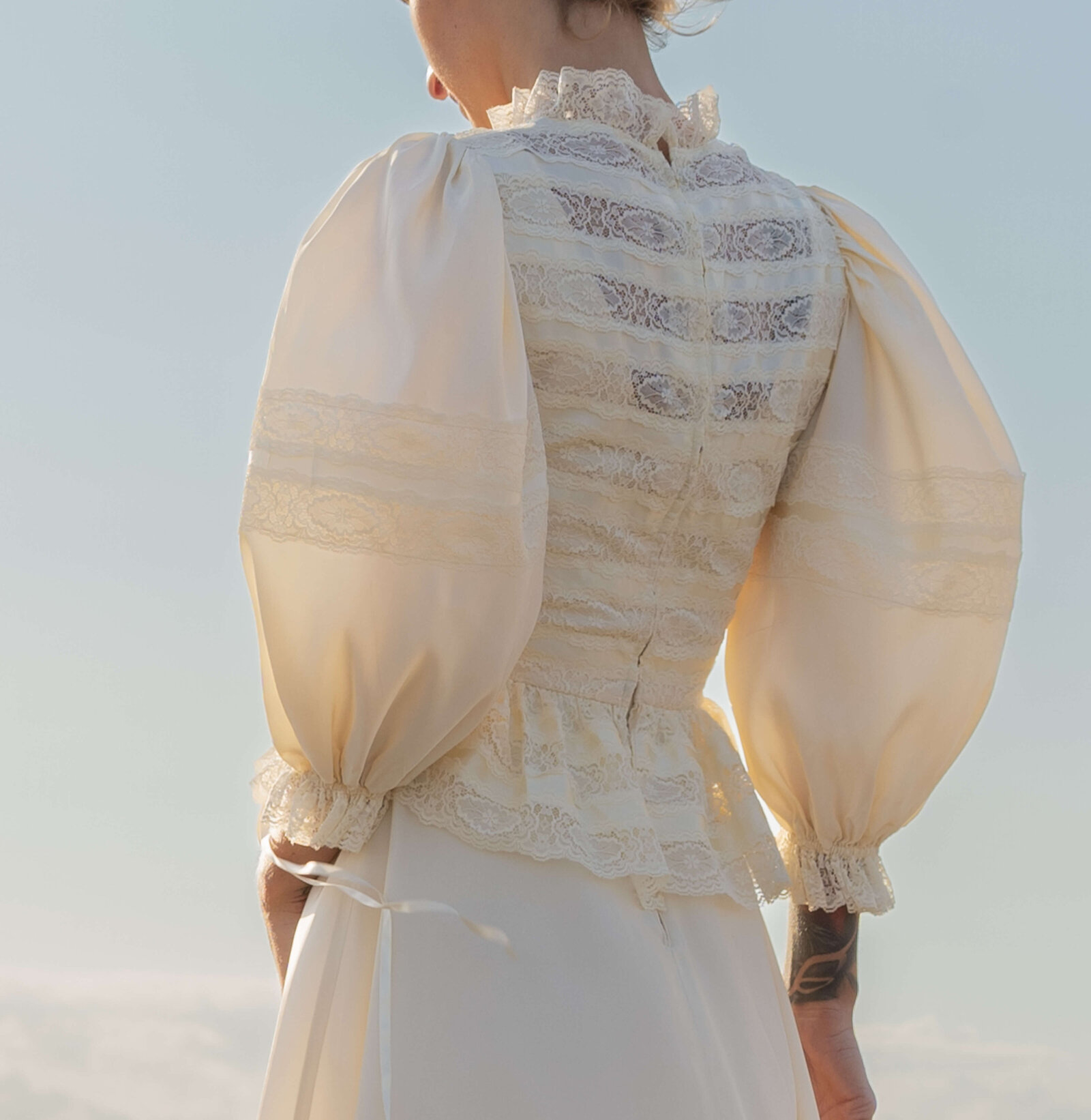 vintage-wedding-dress-photography
