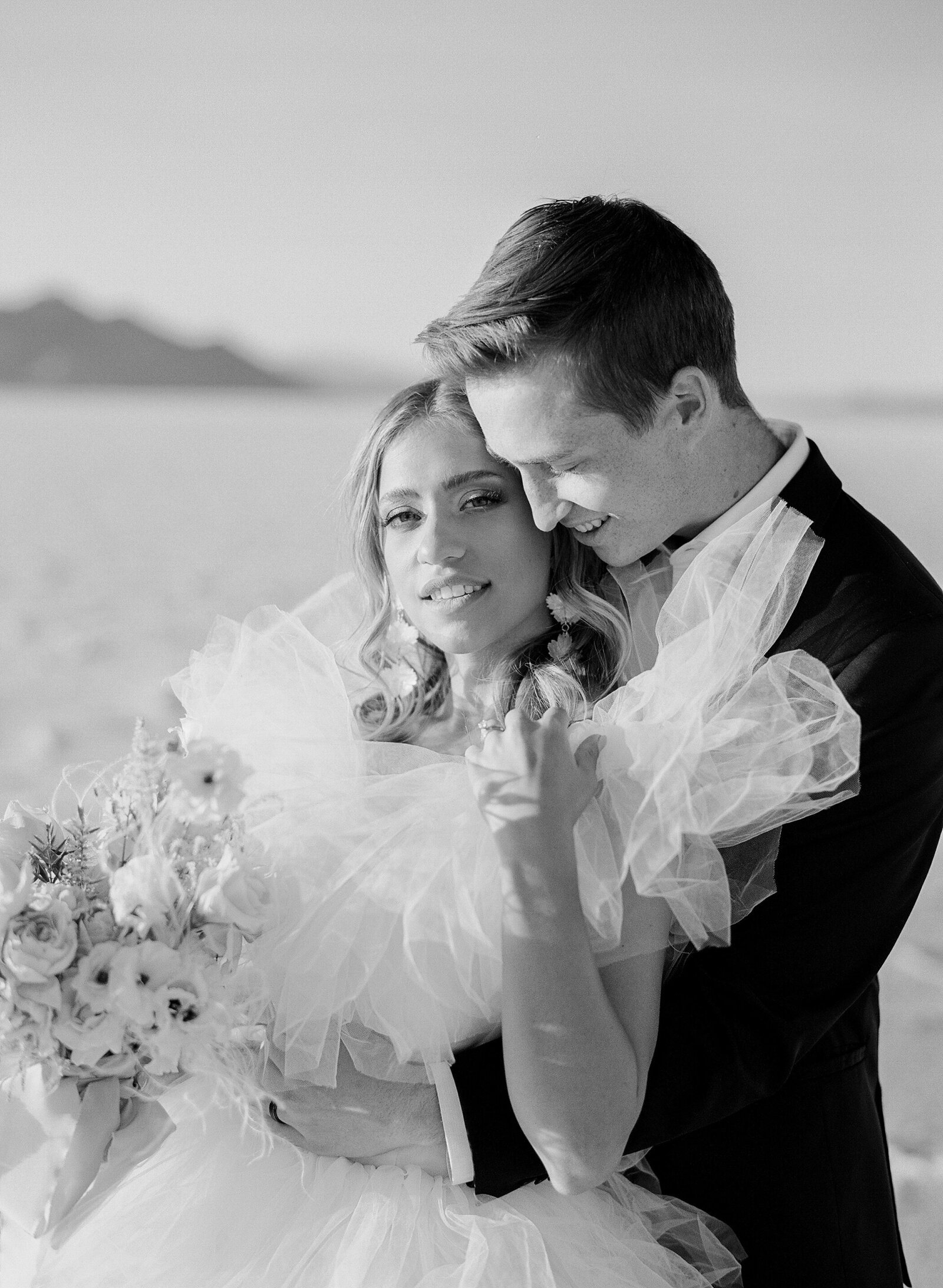 Bonneville-Salt-Flats-Session-Salt-Lake-City-Utah-Wedding-Photographer-Destination-wedding-photographer-Jessie-Barksdale-Photography_121