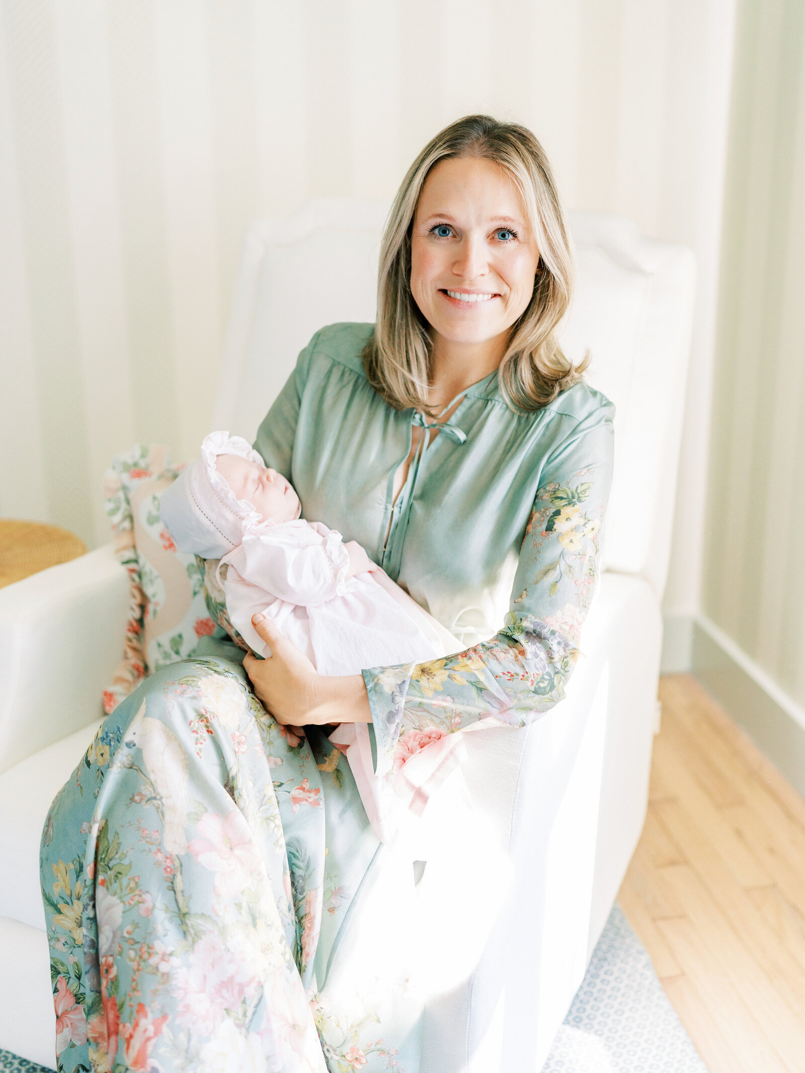 in-home-newborn-session-motherhood-dallas.jpg