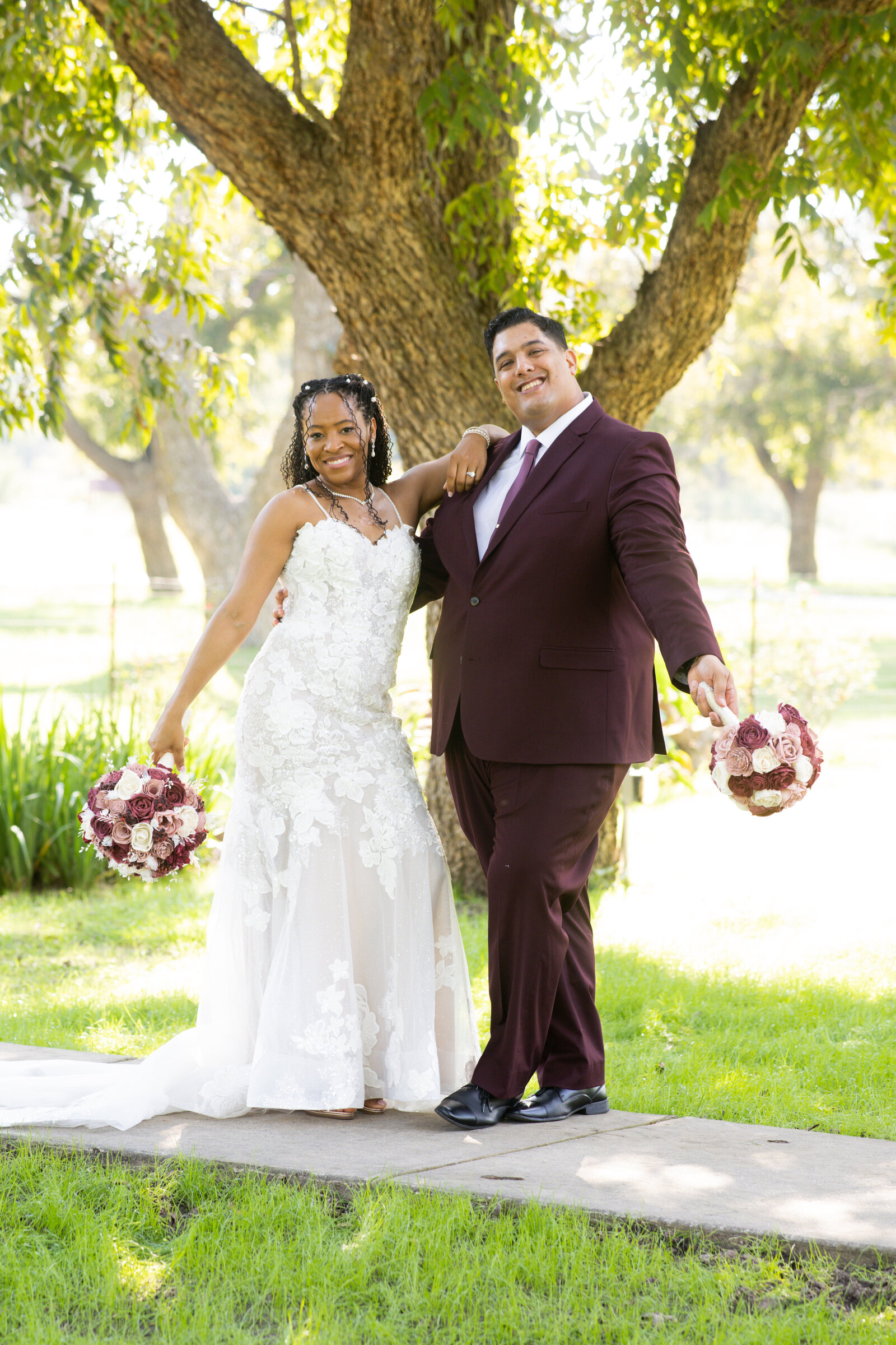 Outdoor photography of bride with friend