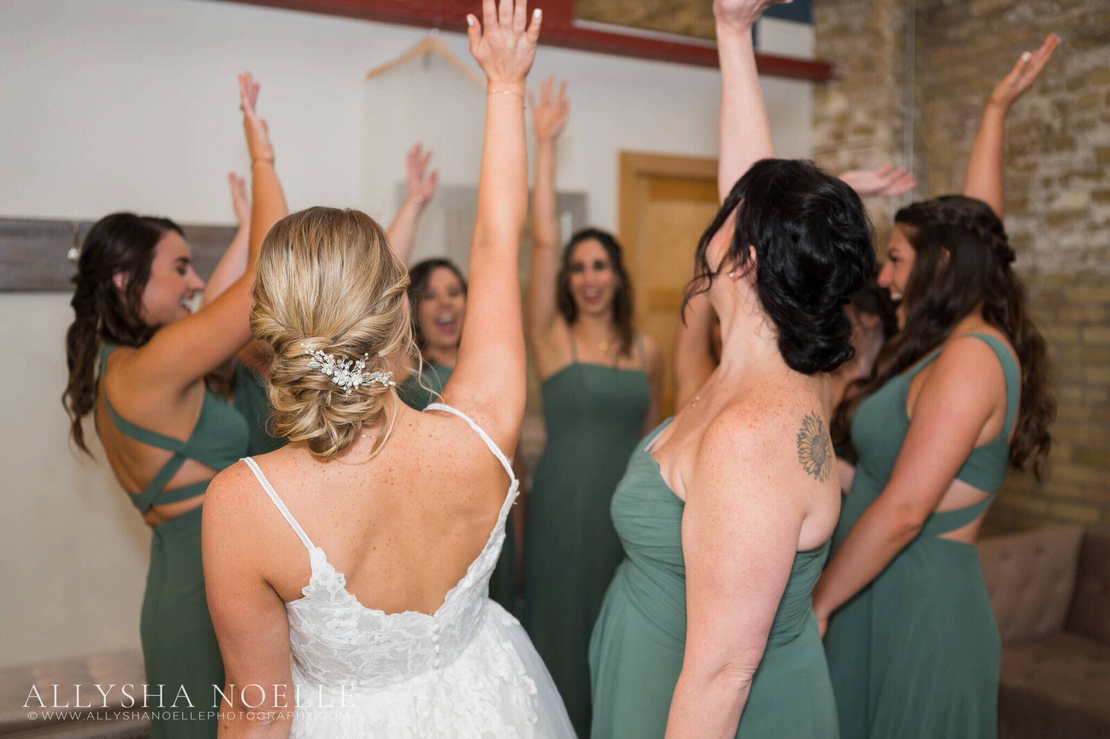 Wedding-at-The-Factory-on-Barclay-in-Milwaukee-0115