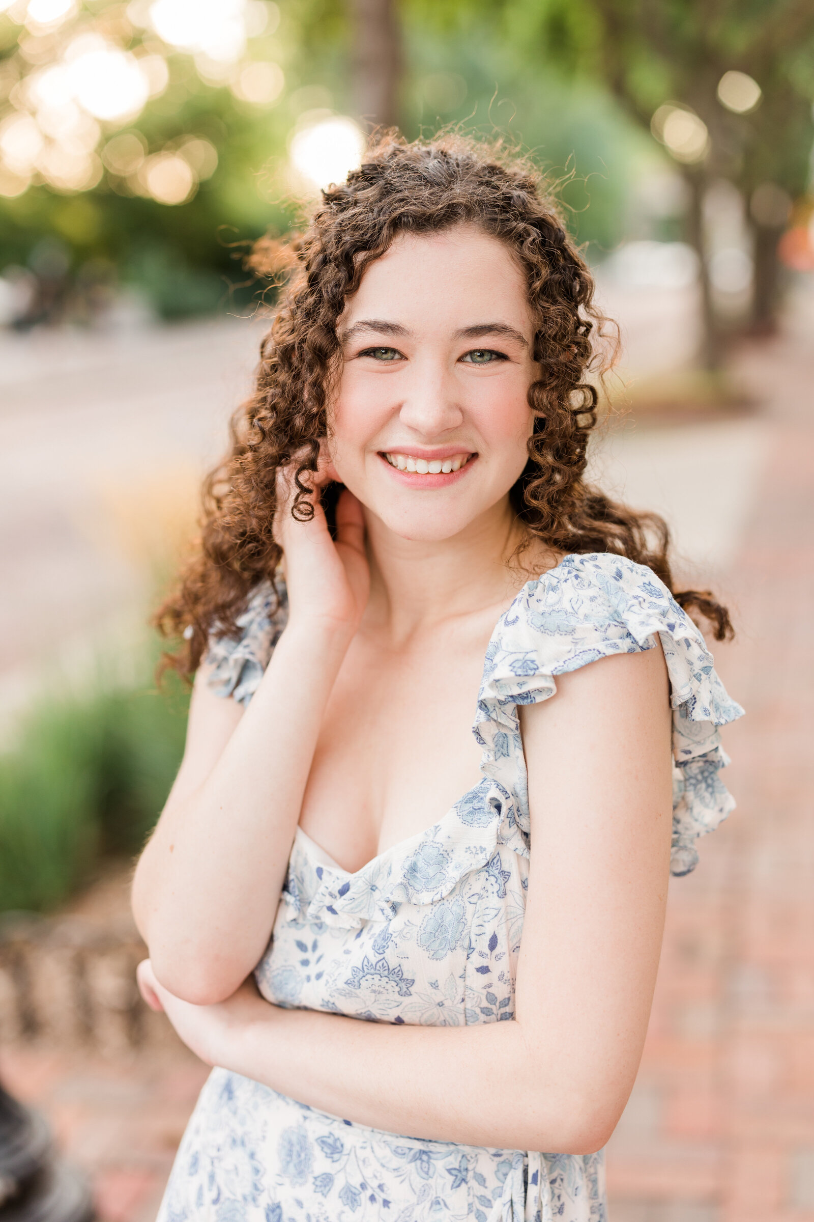 senior-girl-curls