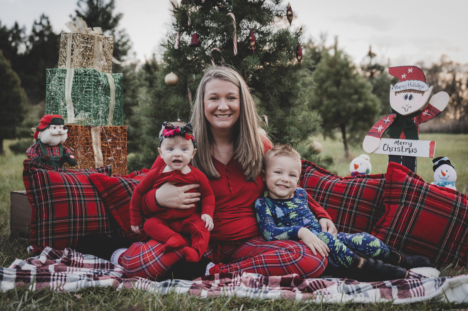 tree farm portrait photographer in kansas city