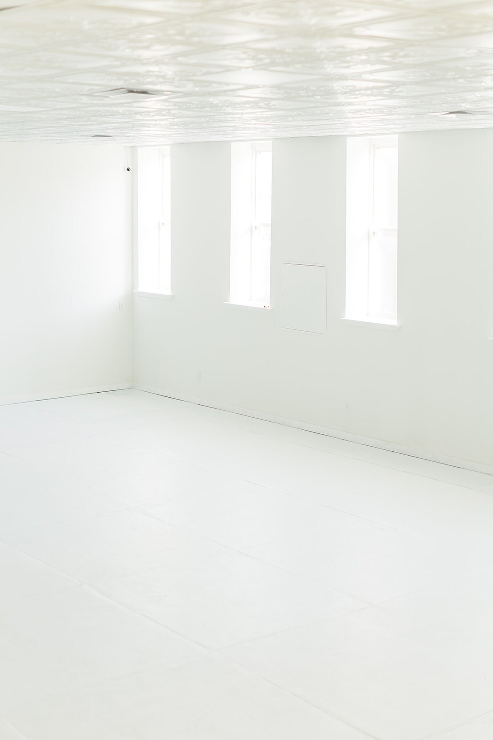 St. Louis Photography Studio- All White Studio Space and Small Event Space4