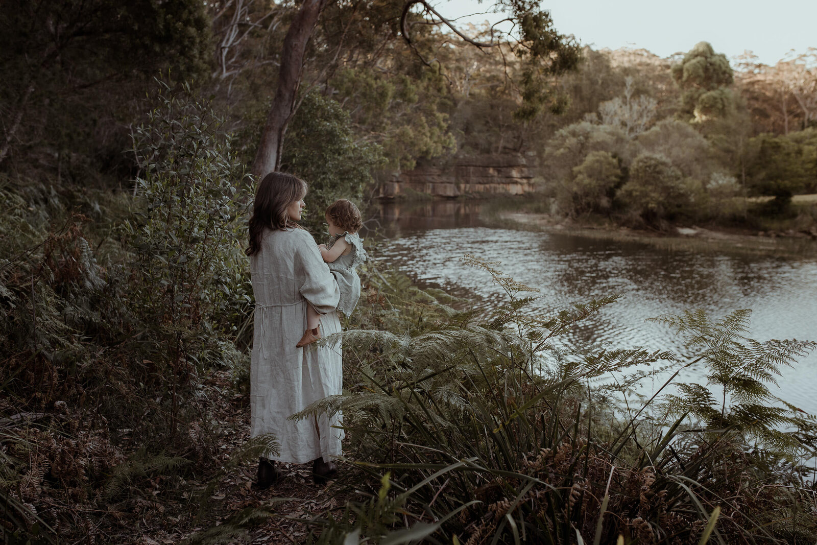 dreamy-cinematic-motherhood-photo-session-royal-national-park-australia-119
