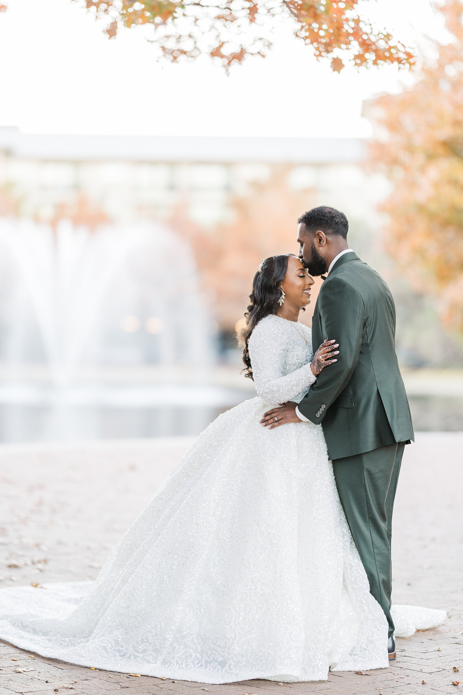 Bride-and-groom-pose-ideas