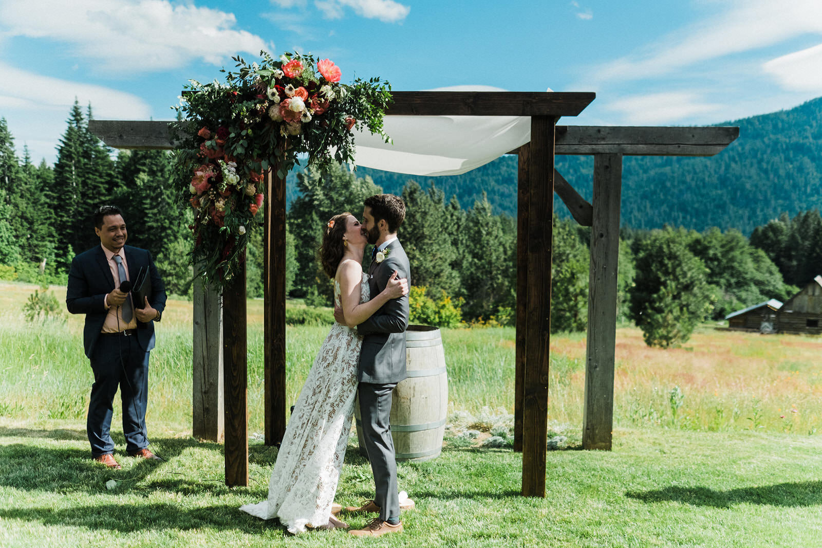 liz&matt.wedding.41snackpack.