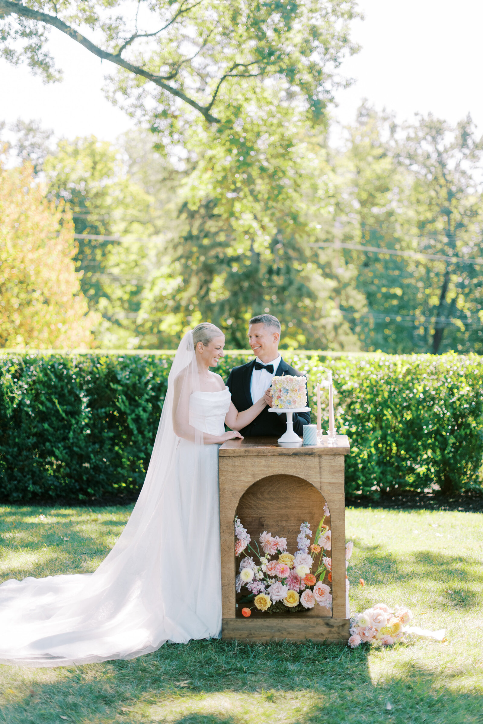 sarah-elizabeth-studio-ohio-wedding-photographer-pinecroft-heirloom-designs-editorial-18
