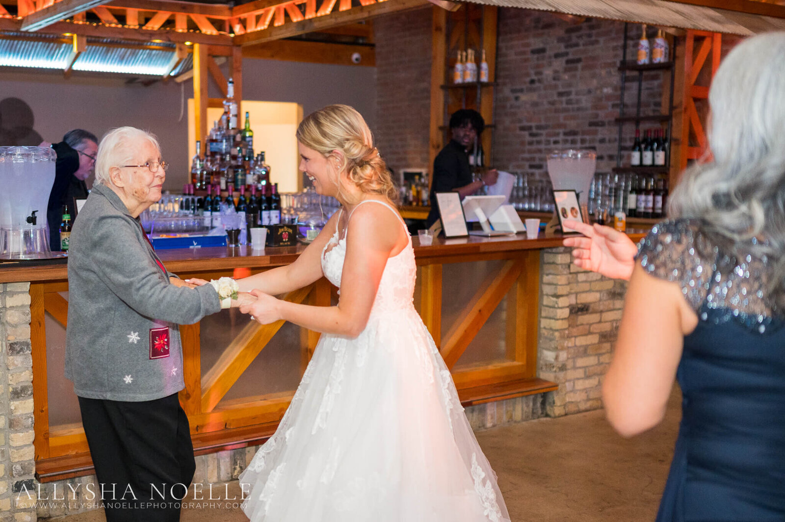 Wedding-at-The-Factory-on-Barclay-in-Milwaukee-1290
