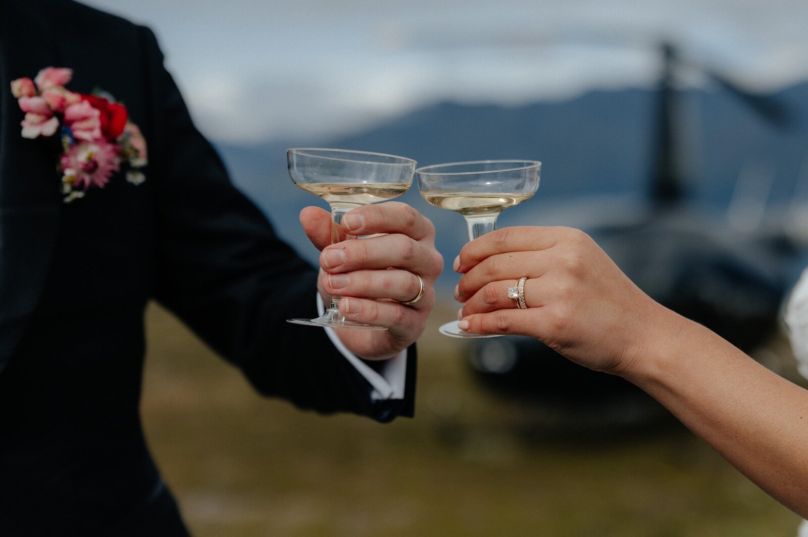 Christina+Matt_Knik-Glacier-Elopement_EmeliaKPhotography-54