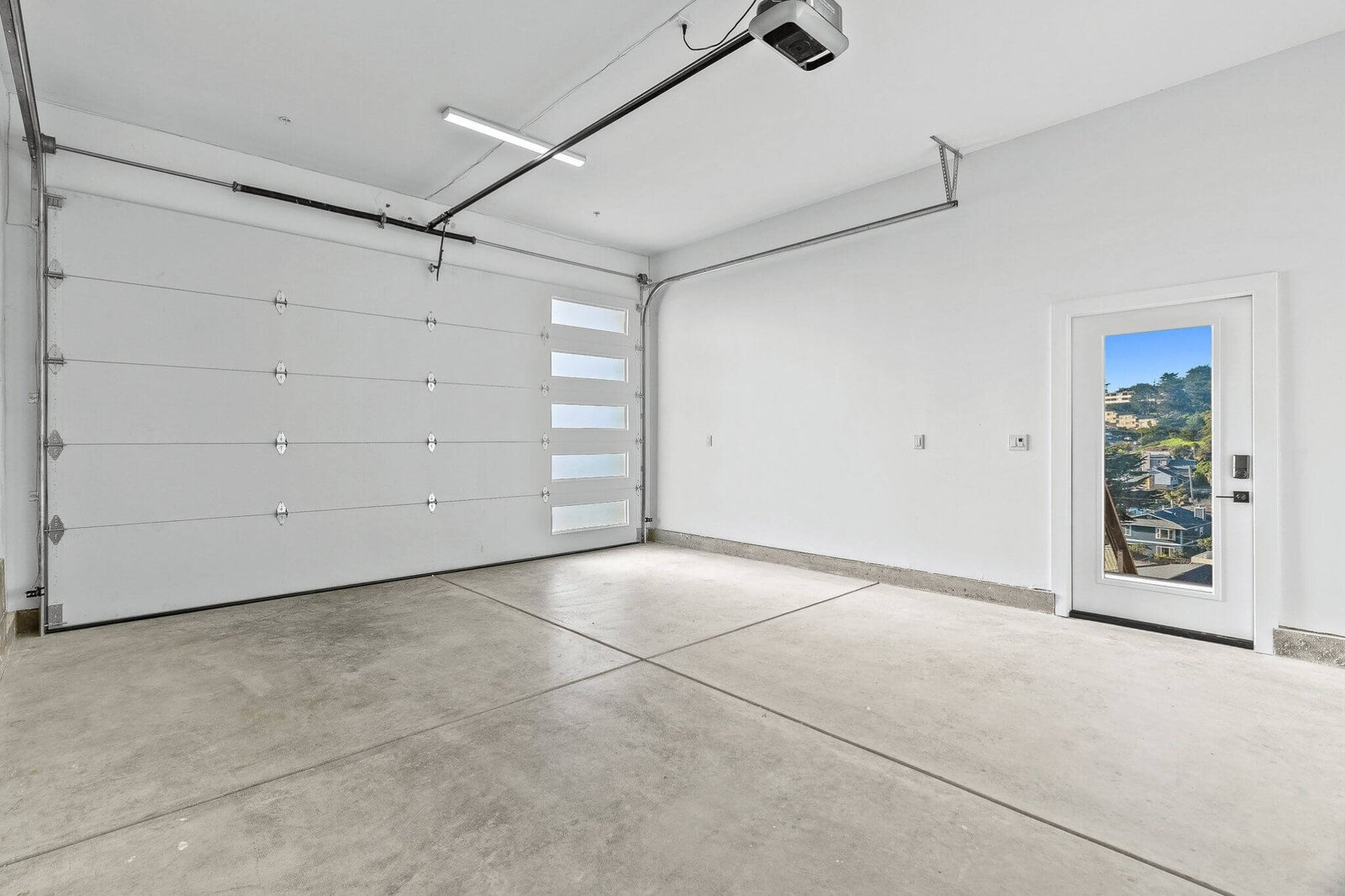 mls44_michael-jimenez-pacifica-realtor-san-francisco-homes-for-sale-garage-door