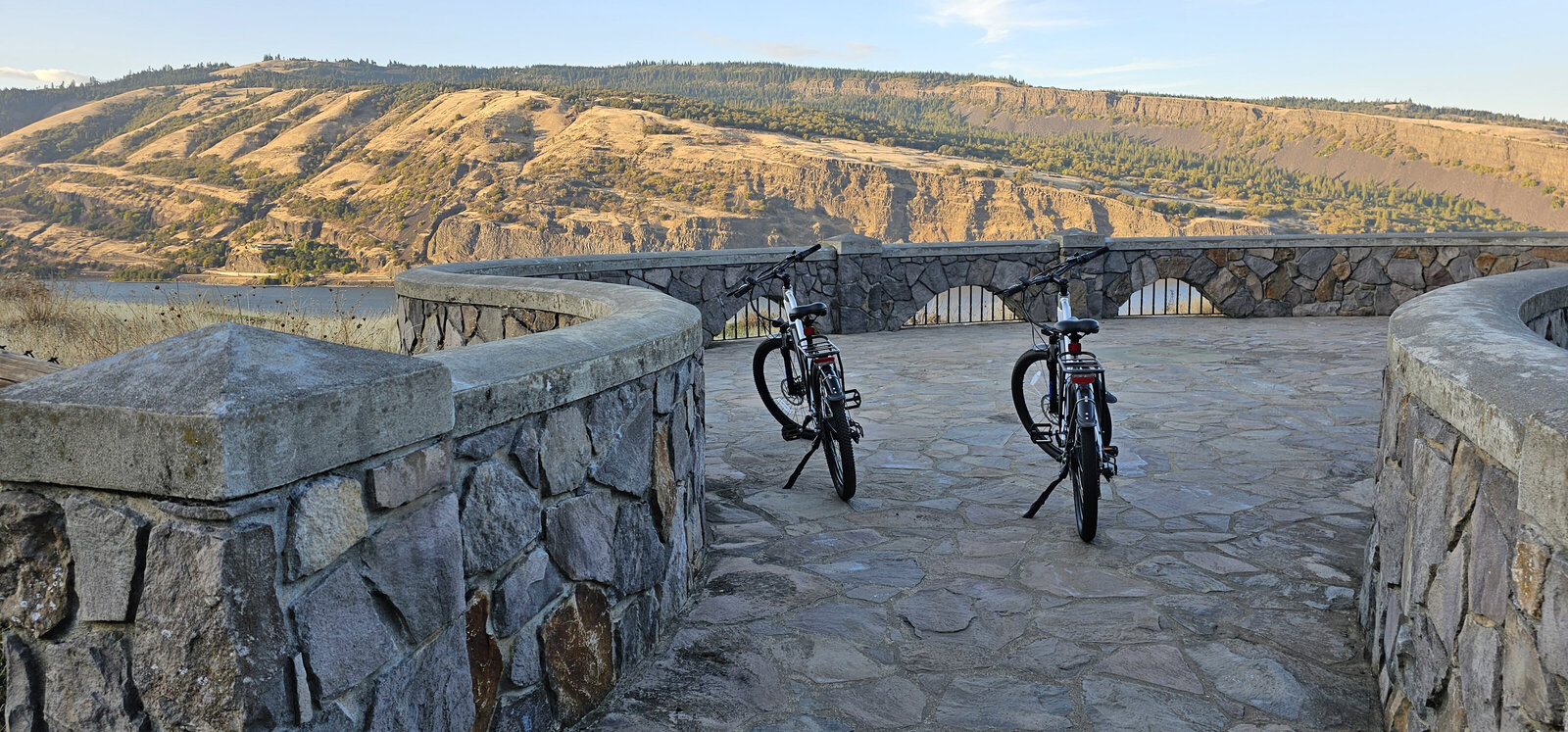 Discover breathtaking viewpoints and scenic spots in the Columbia Gorge while biking with The Gorge E-Bike Adventure Rentals