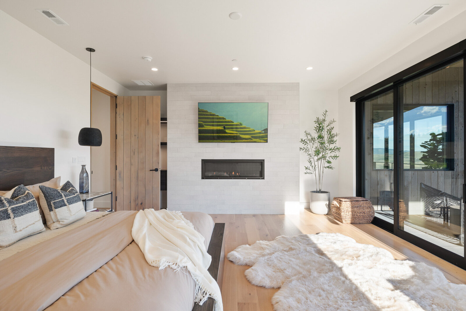 Chalet-and-Co-Park-City-Interior-Designer-cozy-bedroom-style
