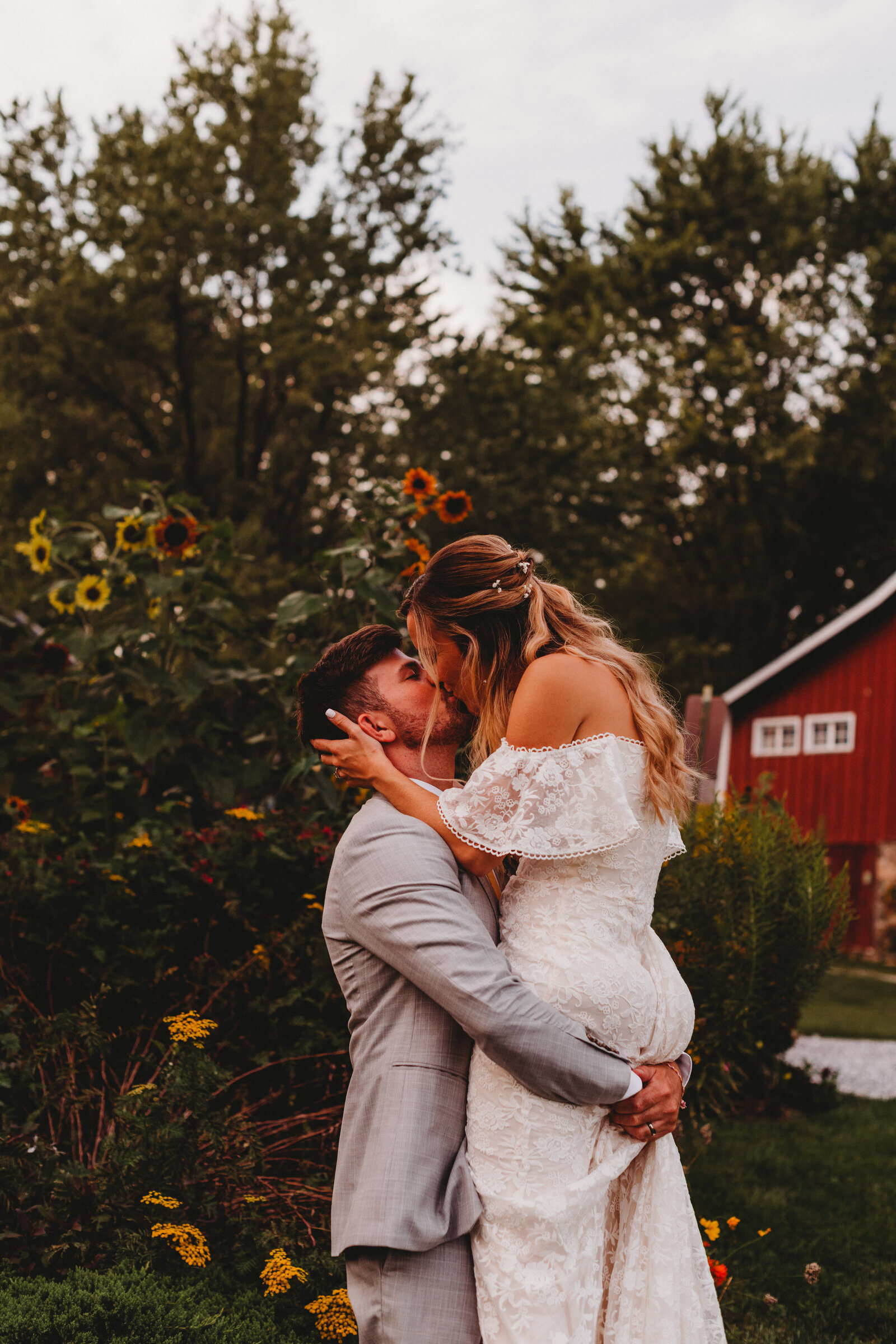 newlywed portraits in Maryland at a quaint farm and bed and breakfast