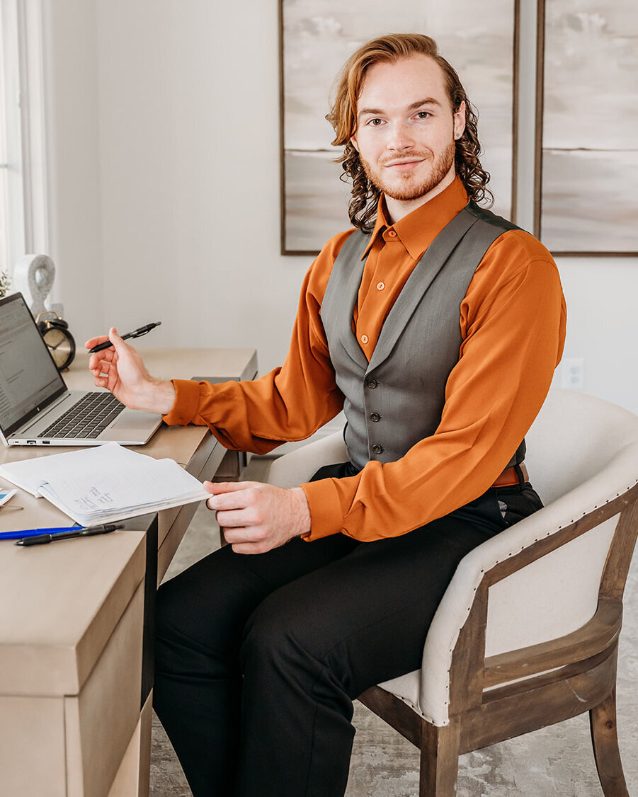 Personal branding photographer in Virginia office