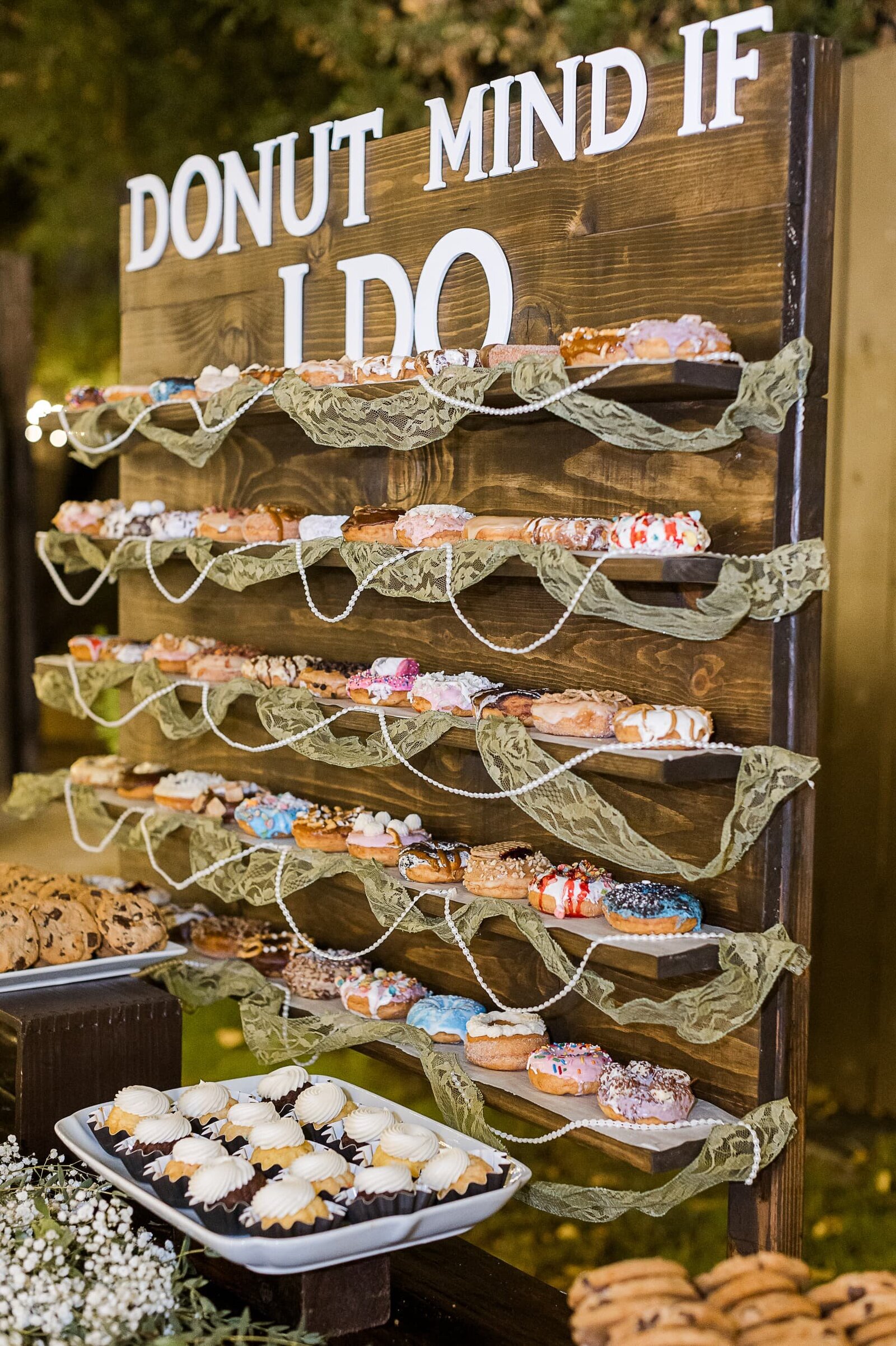 Phoenix-Wedding-Photographer-and-Videographer-Venue-at-the-Grove-ClaWed-1590