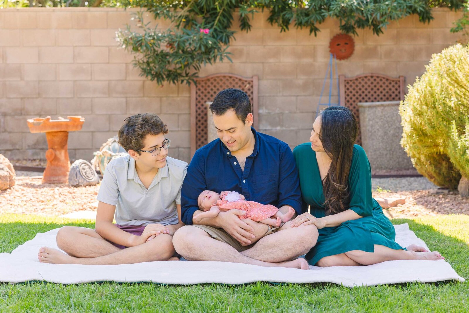 family-newborn-photoshoot-1