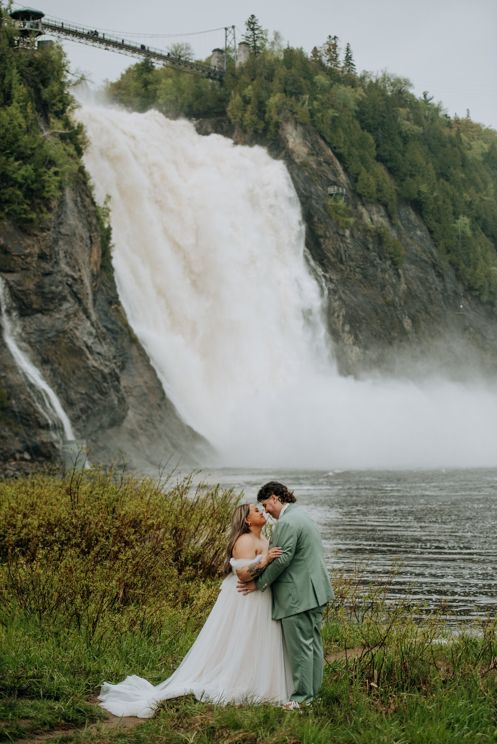 love-is-nord-quebec-city-chute-montmorency-fall-photographe-mariage-intime-elopement-wedding