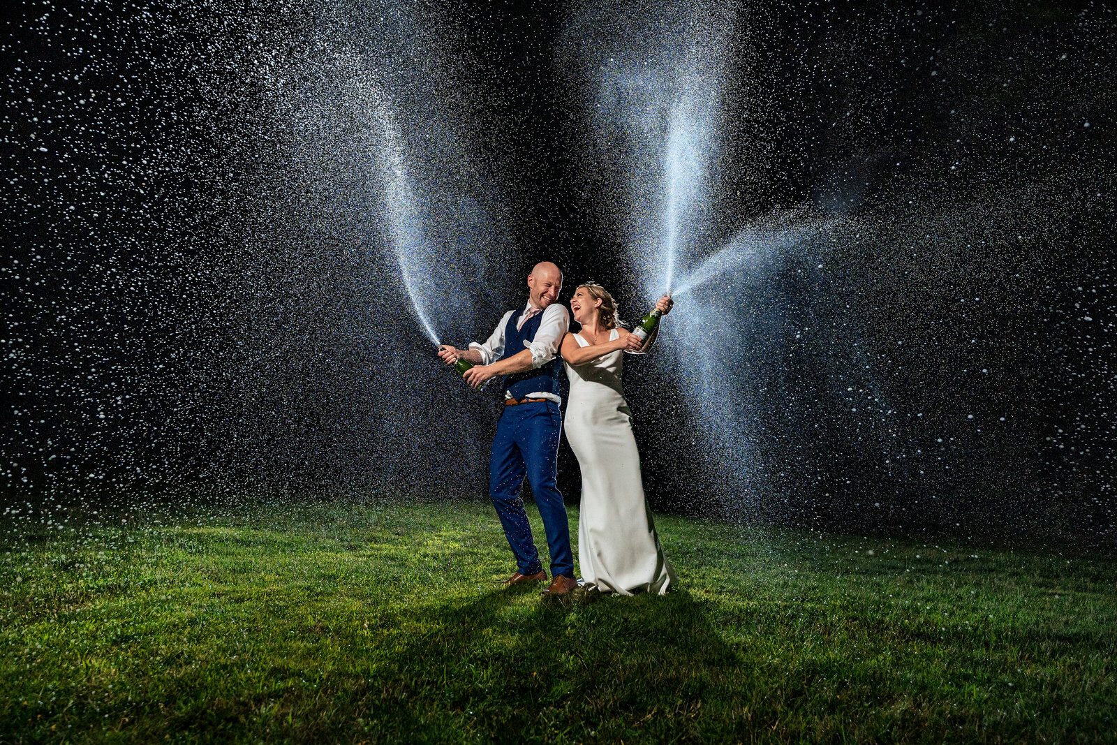 Sugarbush-vermont-wedding-champagne-spray-andy-madea-photography