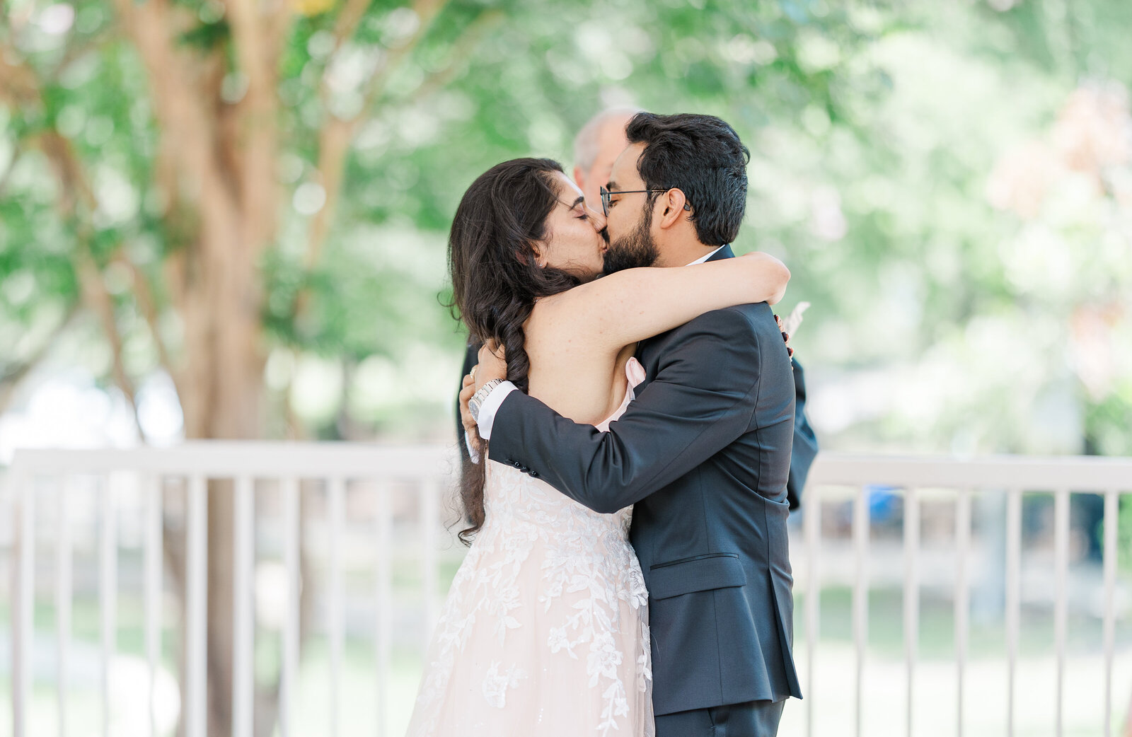 Couple-intimate-wedding-photography