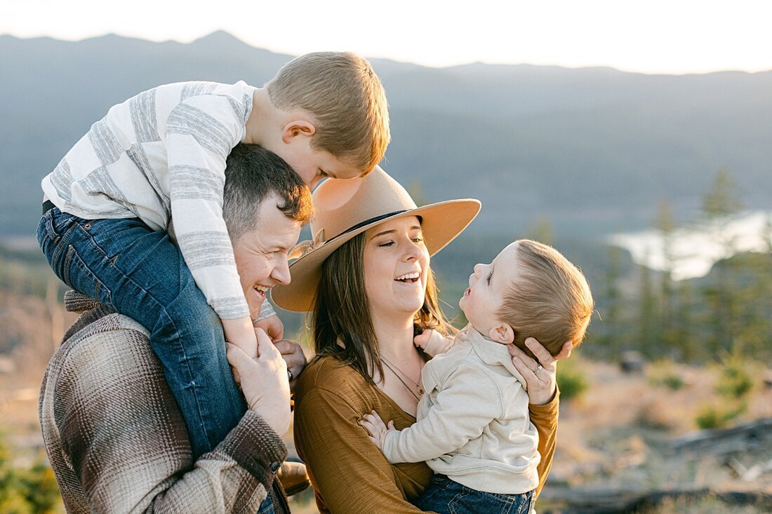 Mountain-top-family-photo-session-1654