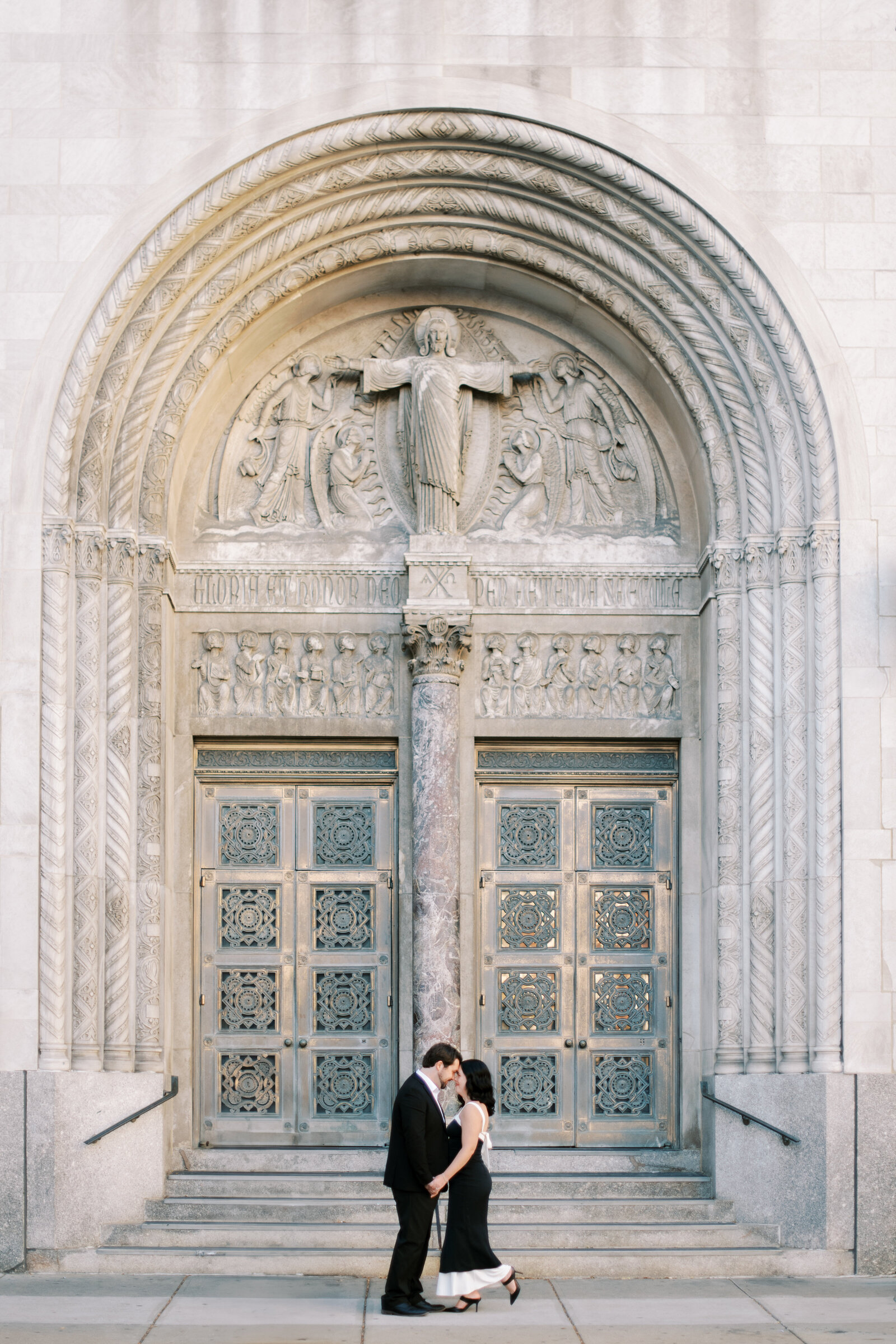 sarah-elizabeth-studio-ohio-wedding-photographer-cincinnati-noah-ally-engagement-session-sneak-peeks-1