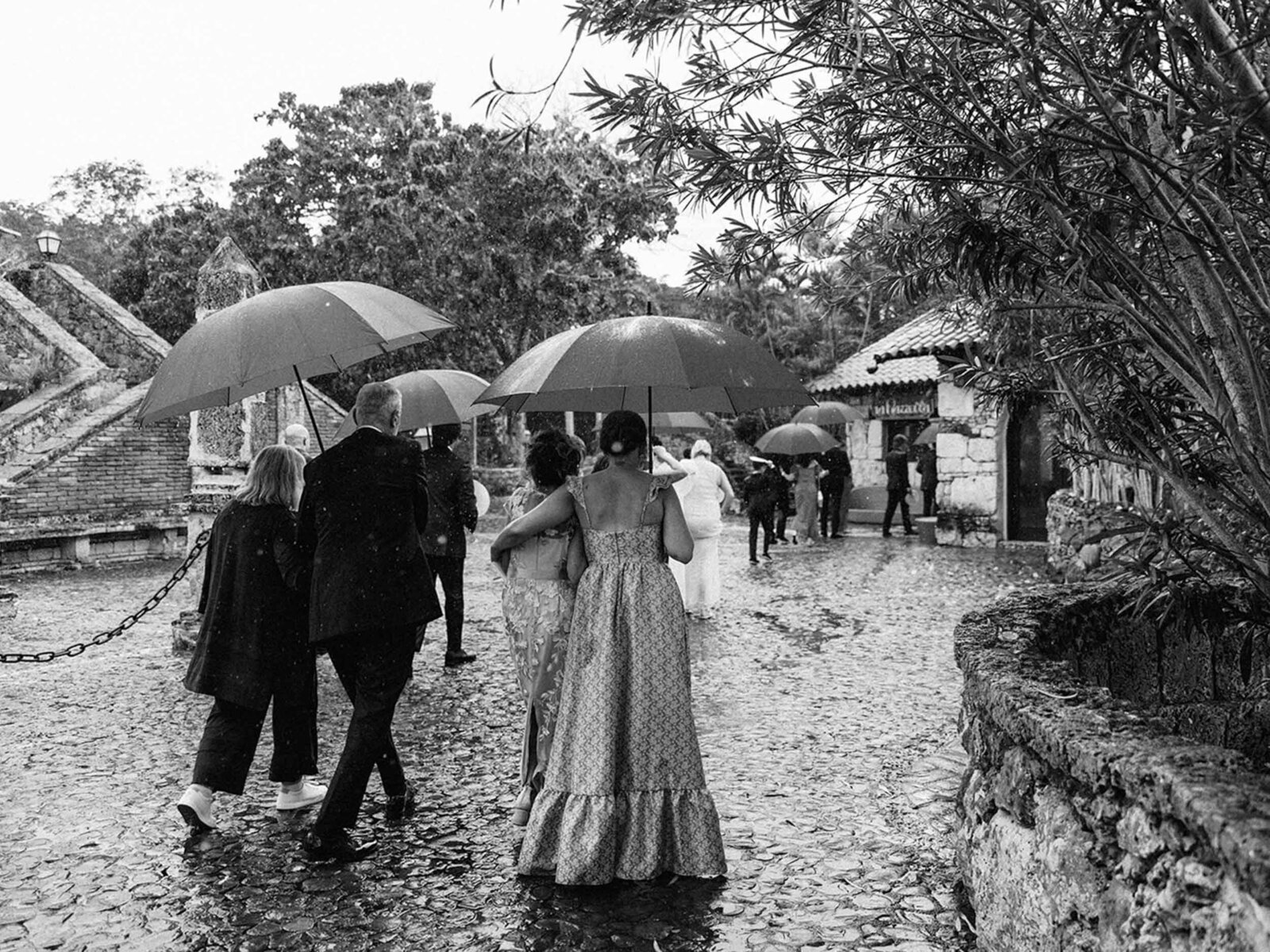 Altos-de-chavon-casa-de-campo-resort-dominican-republic-wedding-asia-pimentel-photography-L+L-50