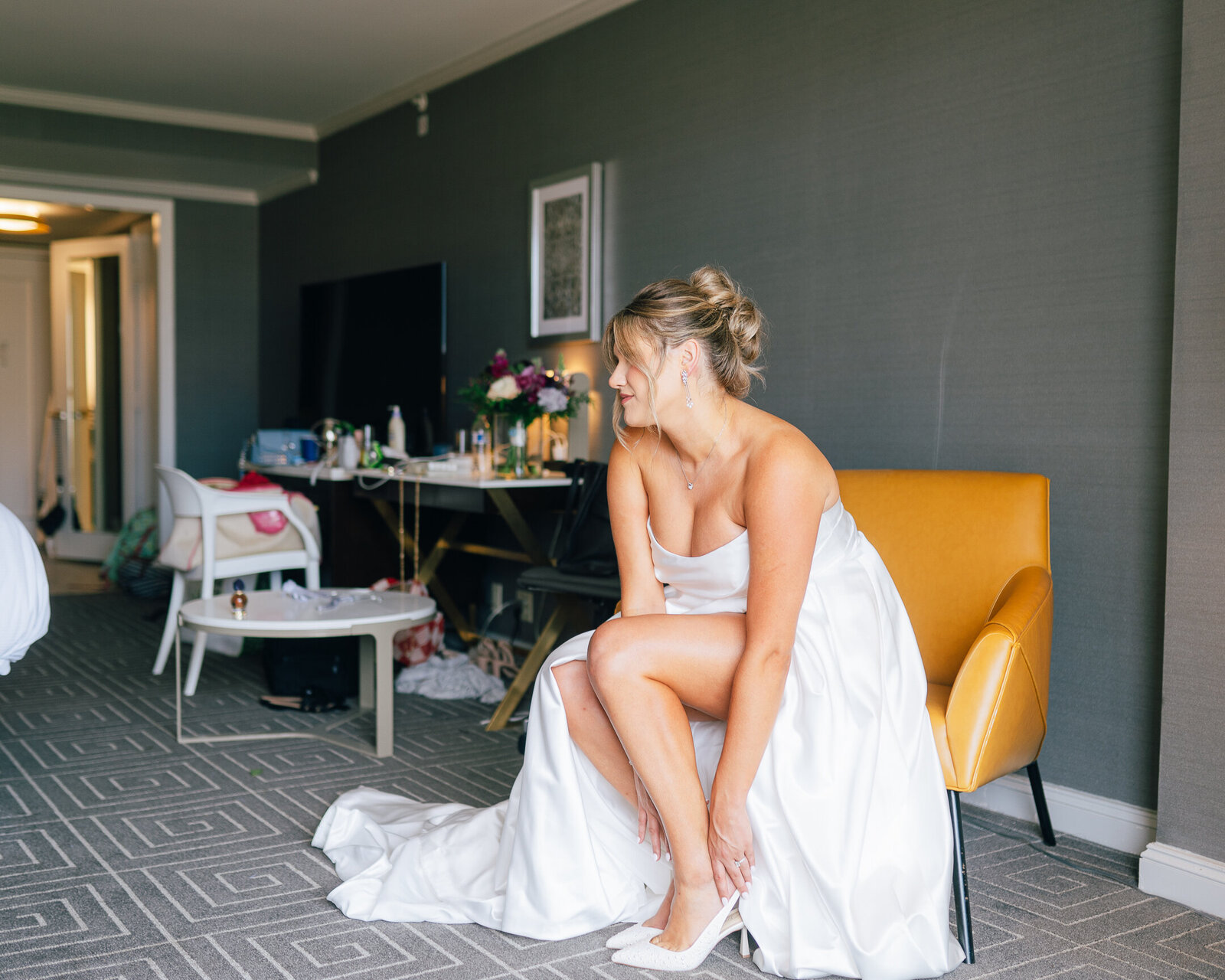 Corby Intercontinental Hotel Kansas City Wedding Plaza-45