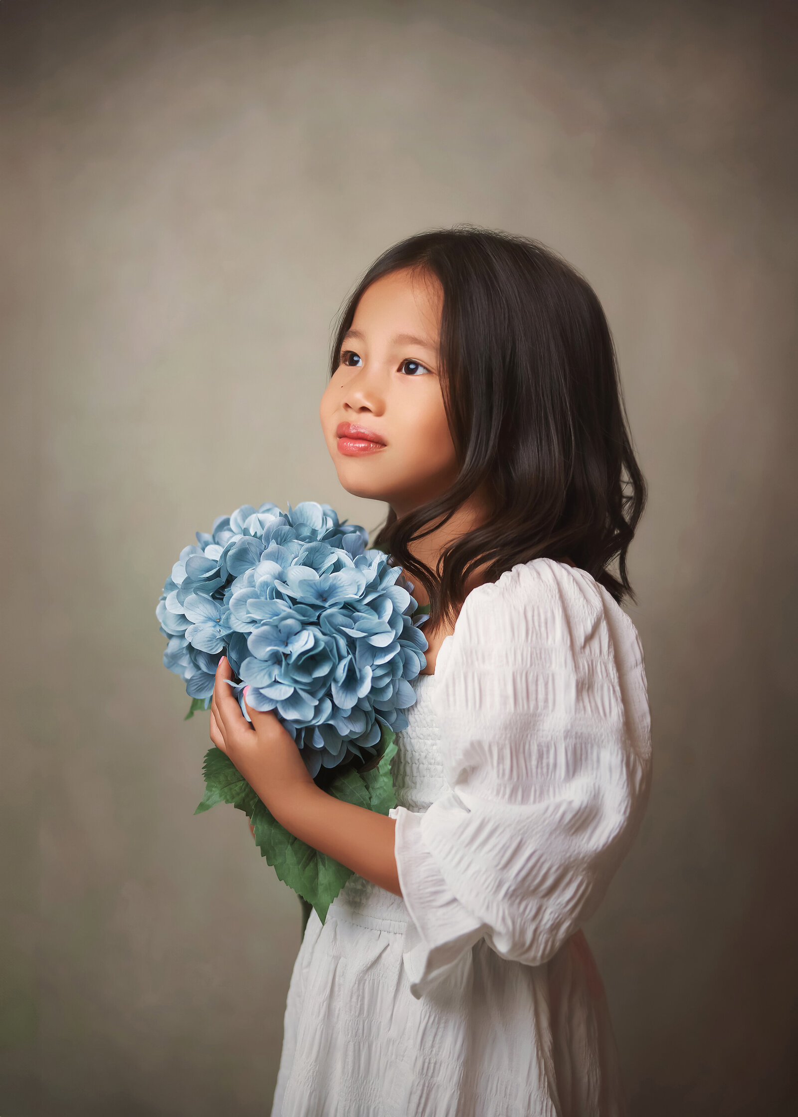 atlanta-best-award-winning-children-girl-fine-art-portrait-studio-6-7-8-year-old-birthday-milestone-white-dress-flowers-photography-photographer-twin-rivers-01