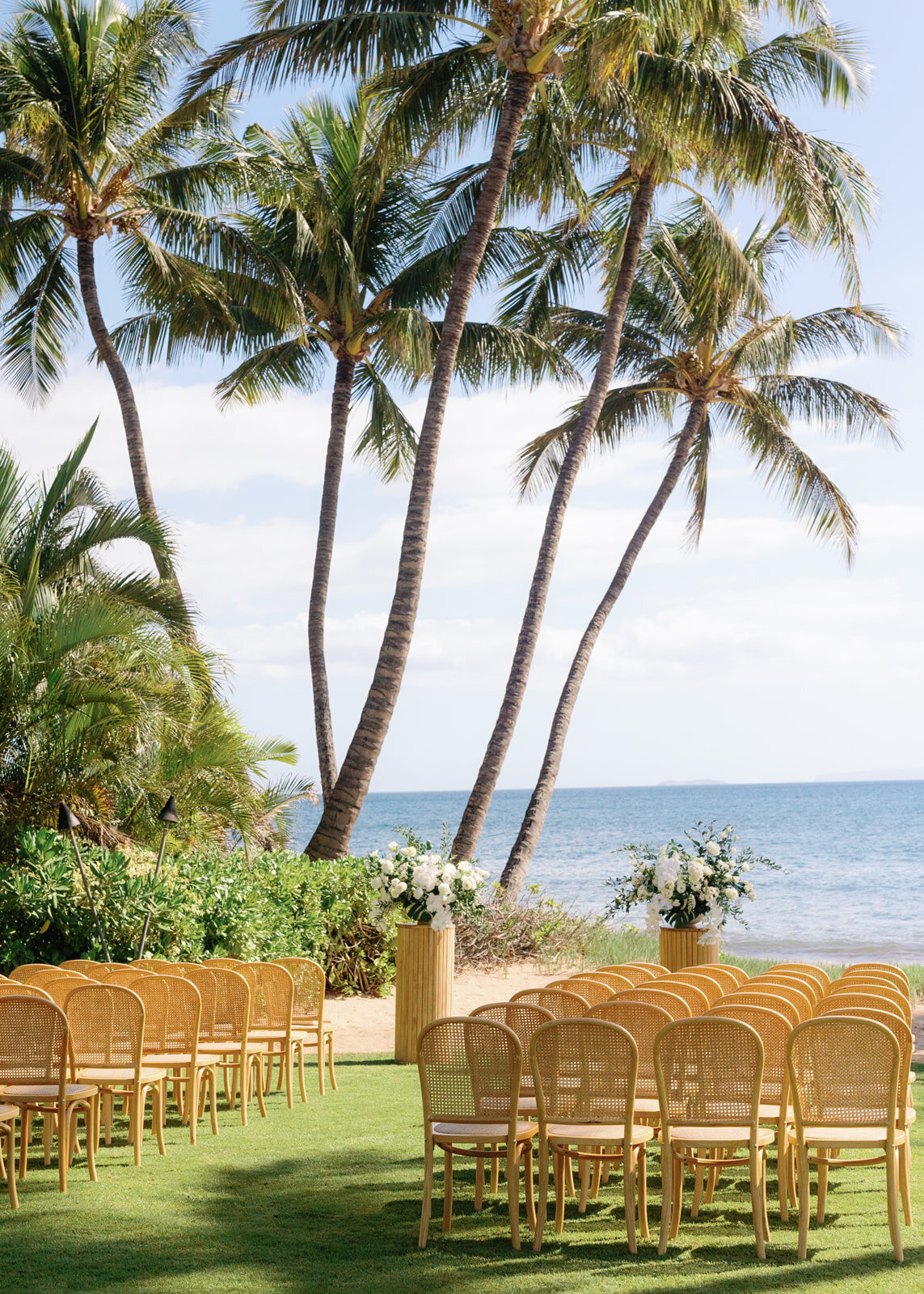 9.12-Sydney-John-Sugar-Beach-Maui-Wedding-469