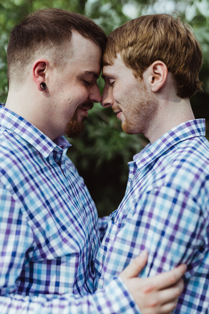 ez-powers-gay-chicago-illinois-backyard-wedding-photographer -26