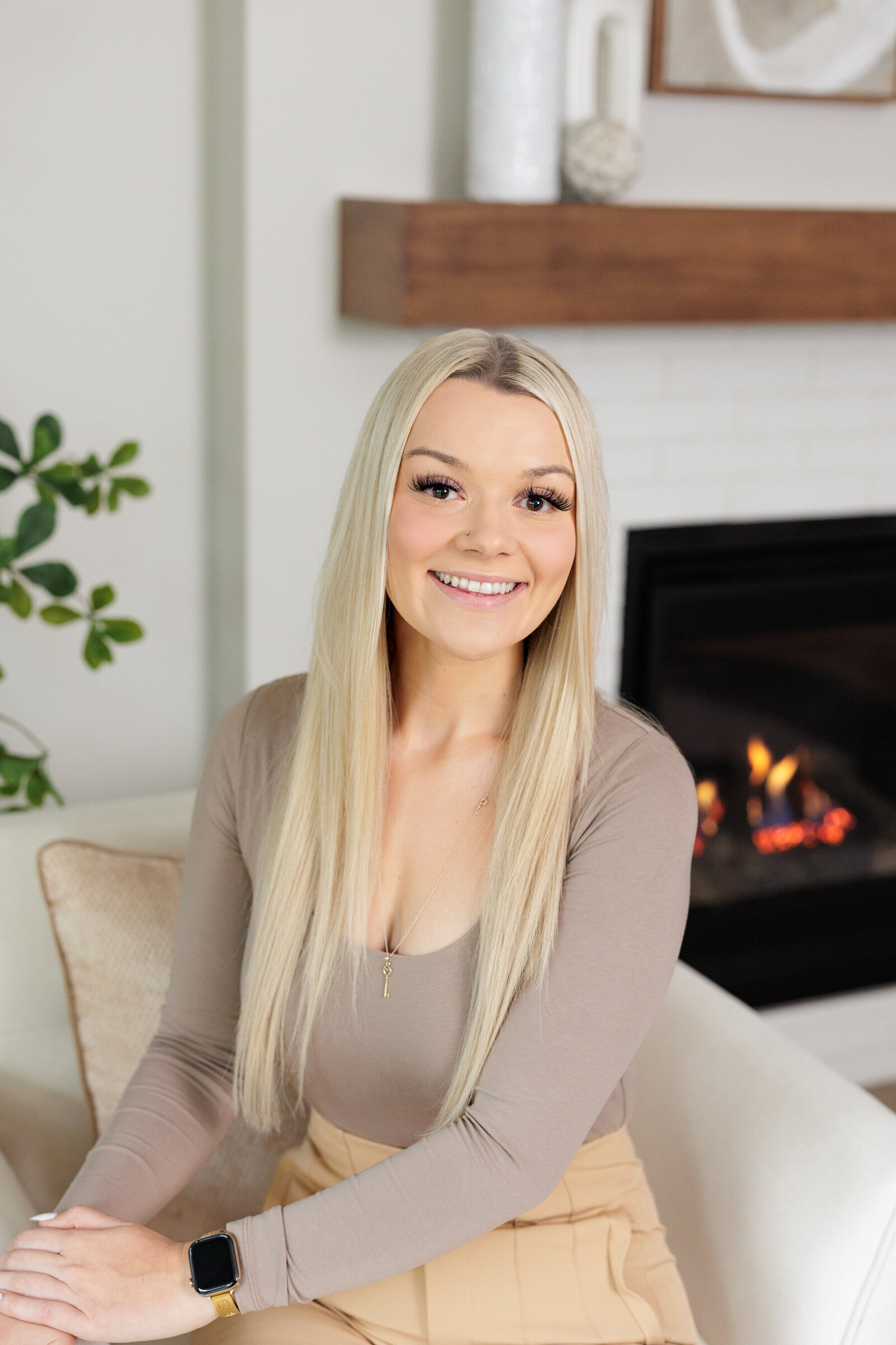 Lifestyle headshot of female real estate agent during real estate branding photoshoot in Canby Oregon.