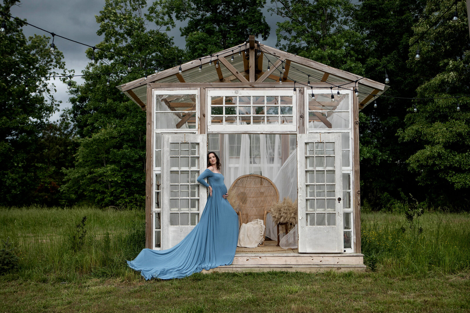 Outdoor Maternity Portraits Charlotte Greenhouse Maternity Session 