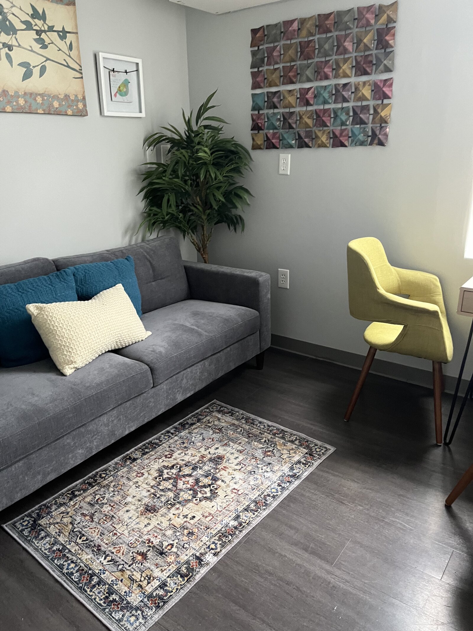 Laruen's office
