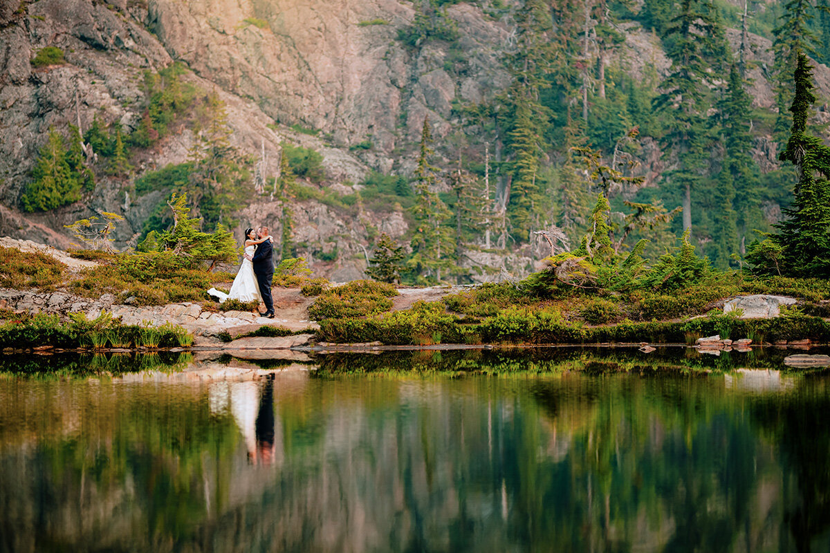 mount-baker-elopement-photoshoot-stunning-mountain-lush-green-backdrop