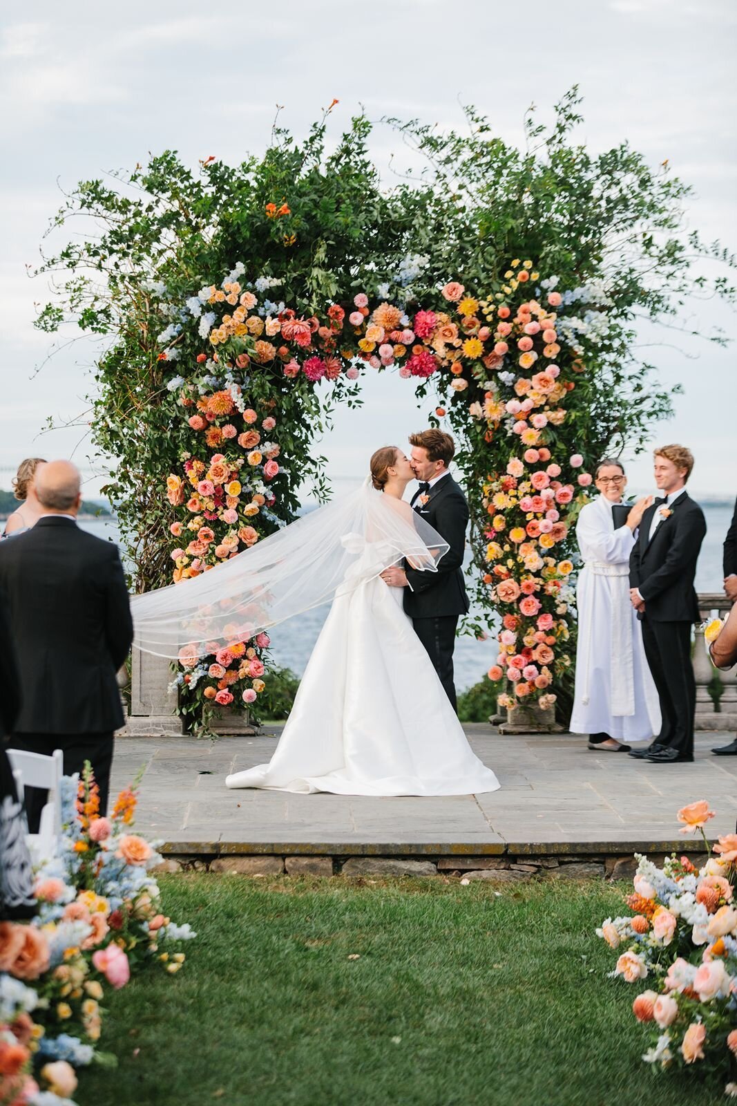 leila-james-events-newport-rhode-island-luxury-wedding-planner-castle-hill-inn-venue-erin-mcginn-wedding-photographer-bright-florals-CH0853 copy