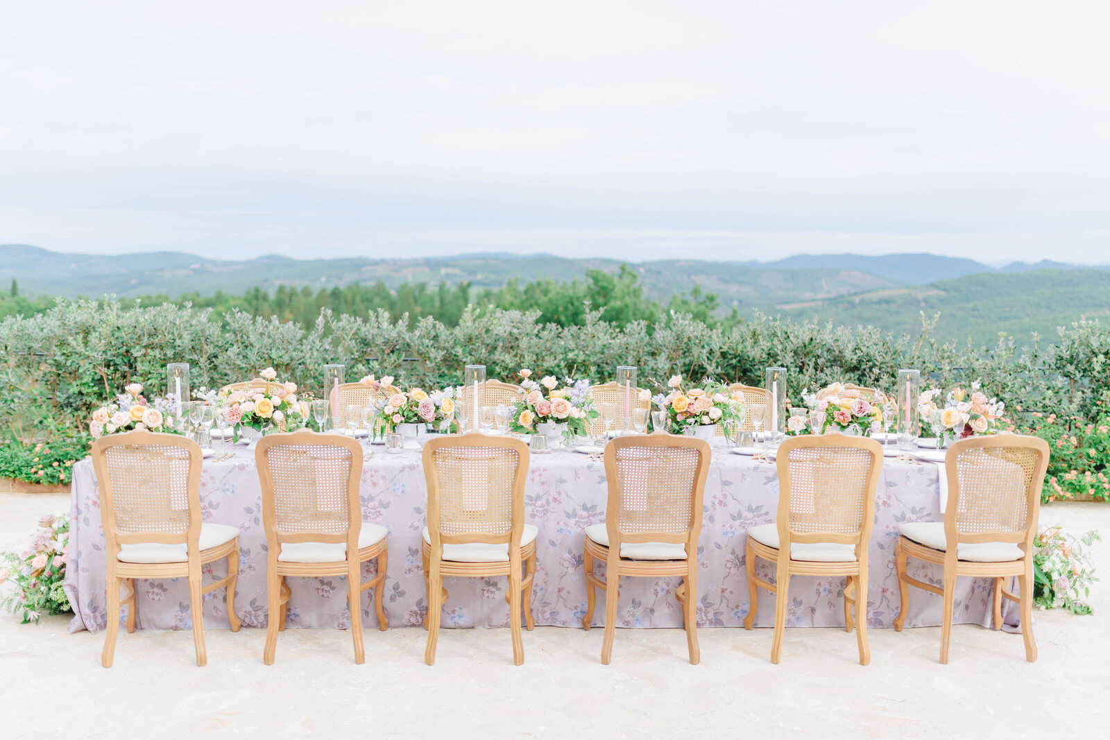 MorganeBallPhotography-Wedding-Tuscany-TheClubHouse-LovelyInstants-02-WelcomeDinner-details-lq-46-